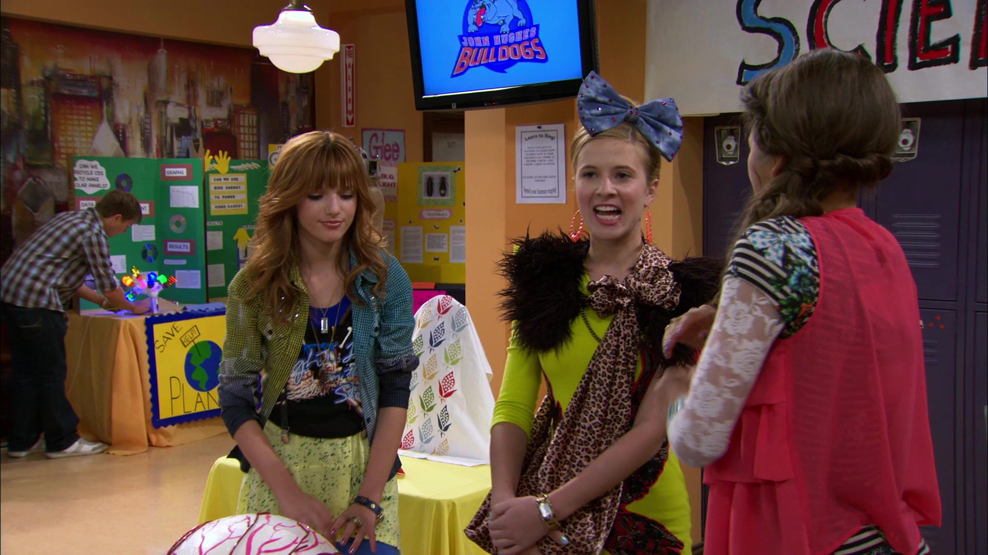 Shake_It_Up_S01E12_1080p_BTD_000661.jpg
