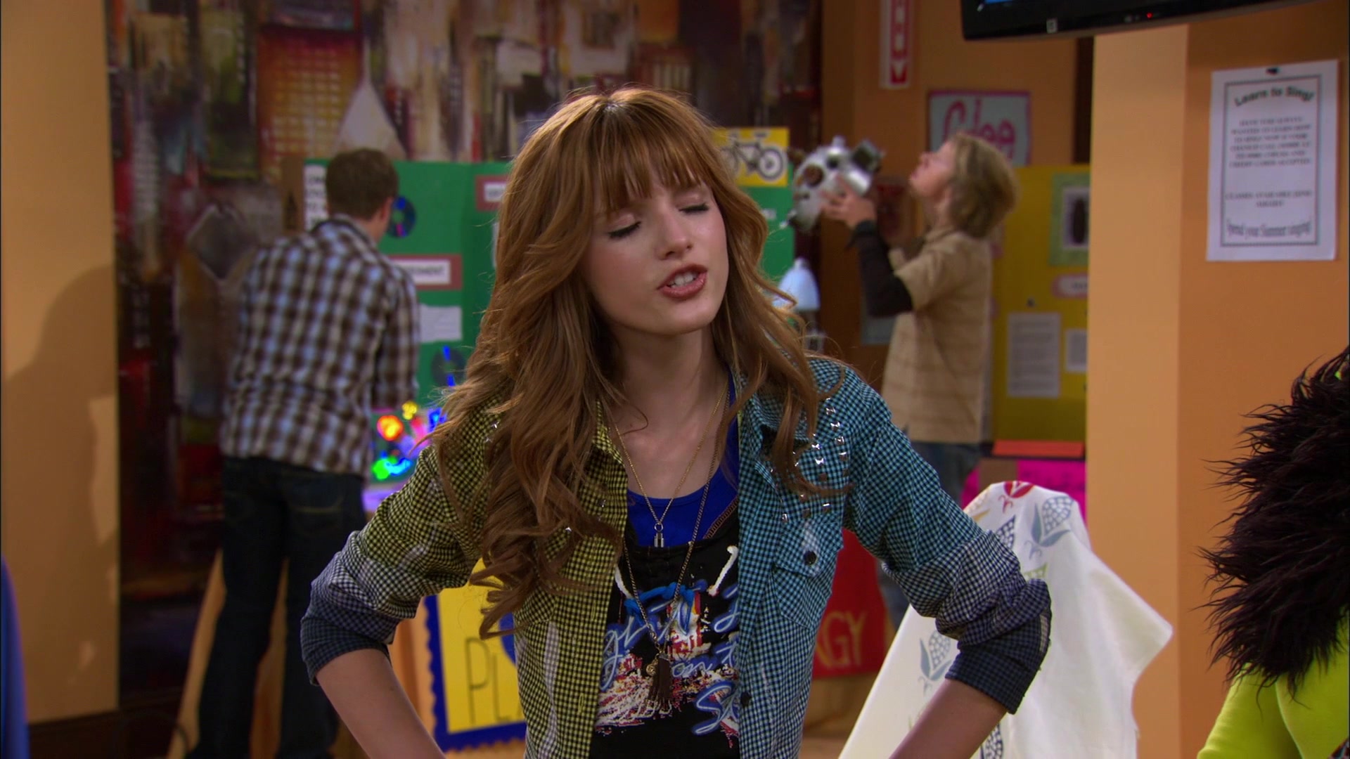 Shake_It_Up_S01E12_1080p_BTD_000686.jpg