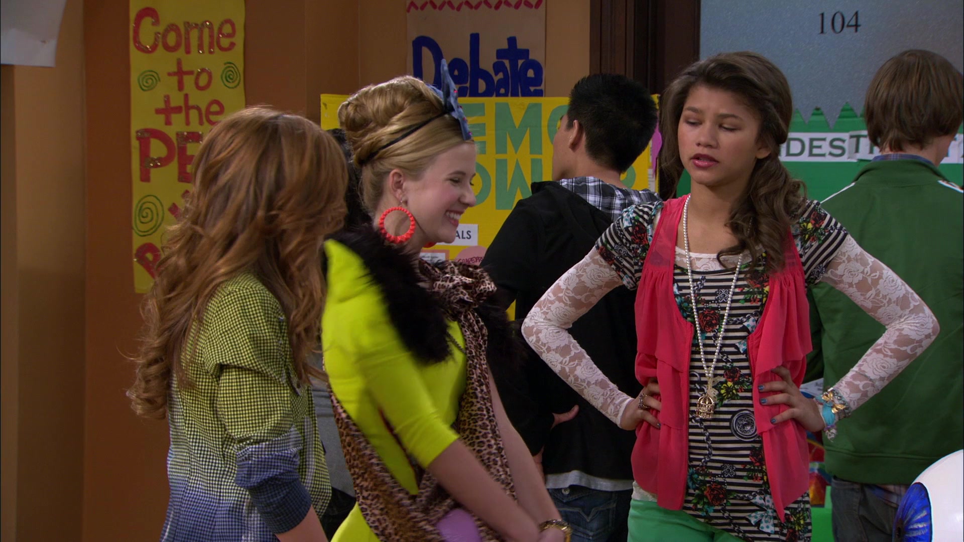 Shake_It_Up_S01E12_1080p_BTD_000702.jpg