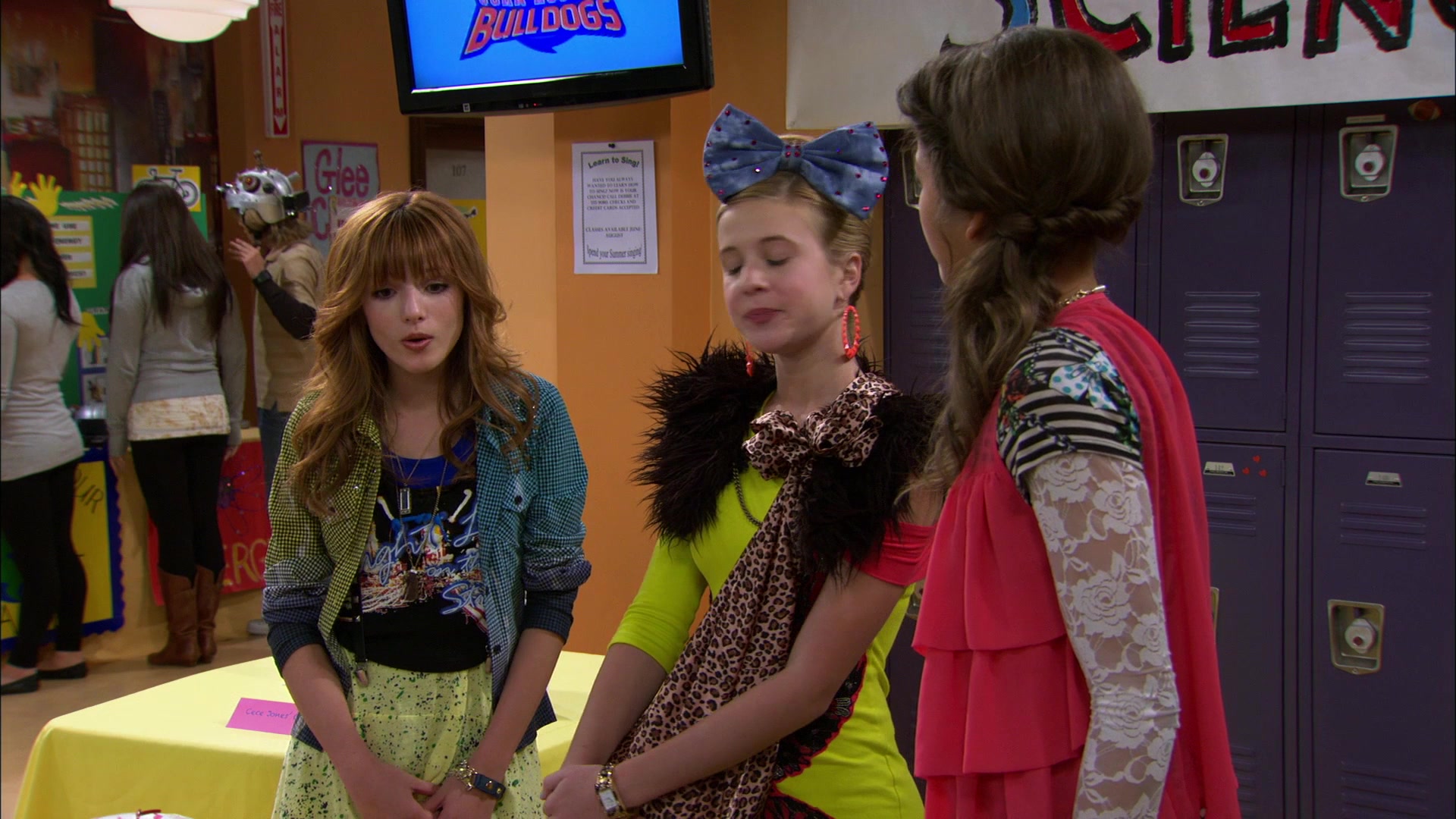 Shake_It_Up_S01E12_1080p_BTD_000730.jpg