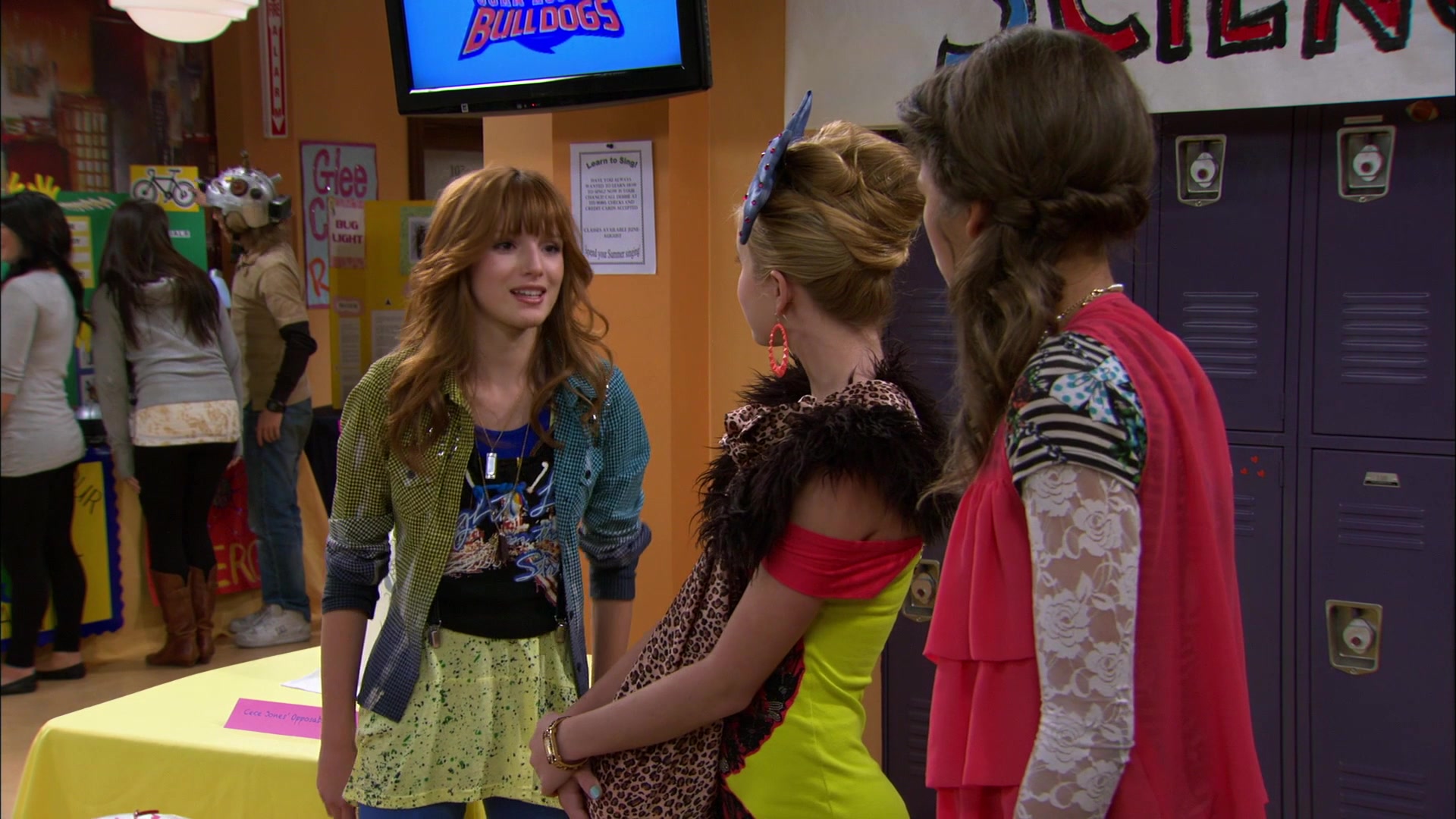 Shake_It_Up_S01E12_1080p_BTD_000737.jpg