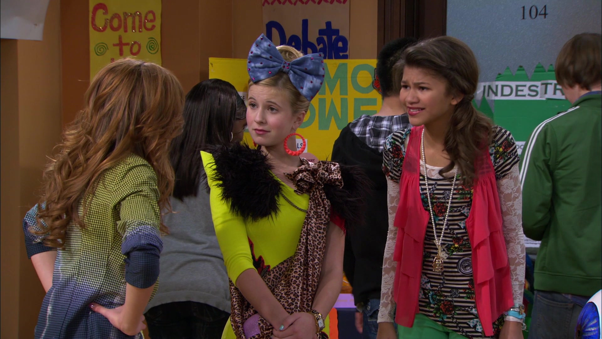 Shake_It_Up_S01E12_1080p_BTD_000741.jpg
