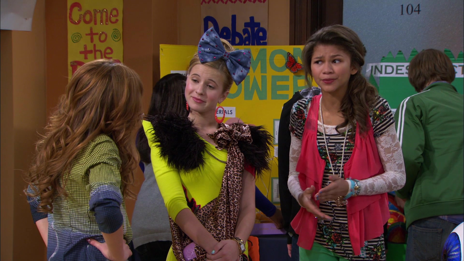 Shake_It_Up_S01E12_1080p_BTD_000746.jpg Shake_It_Up_S01E12_1080p_BTD_000746.jpg
