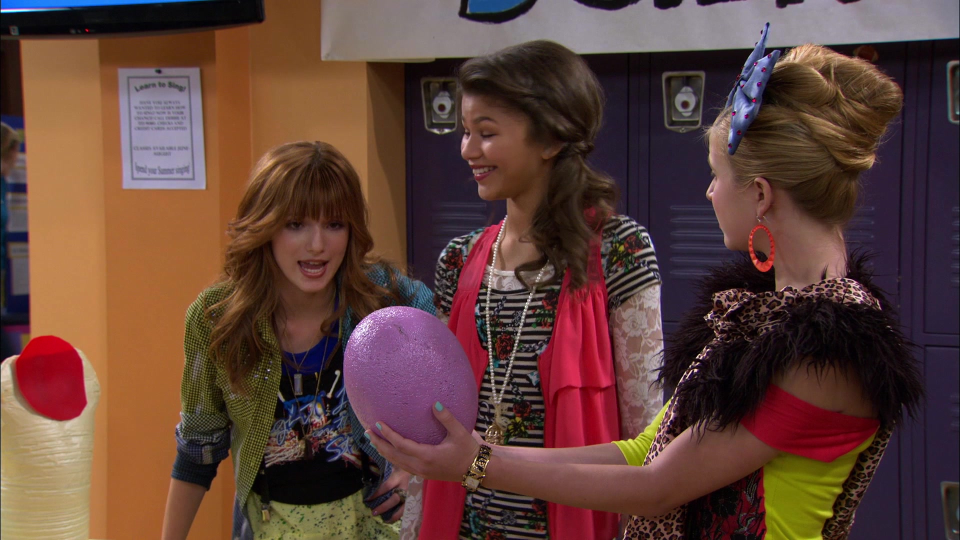 Shake_It_Up_S01E12_1080p_BTD_000836.jpg