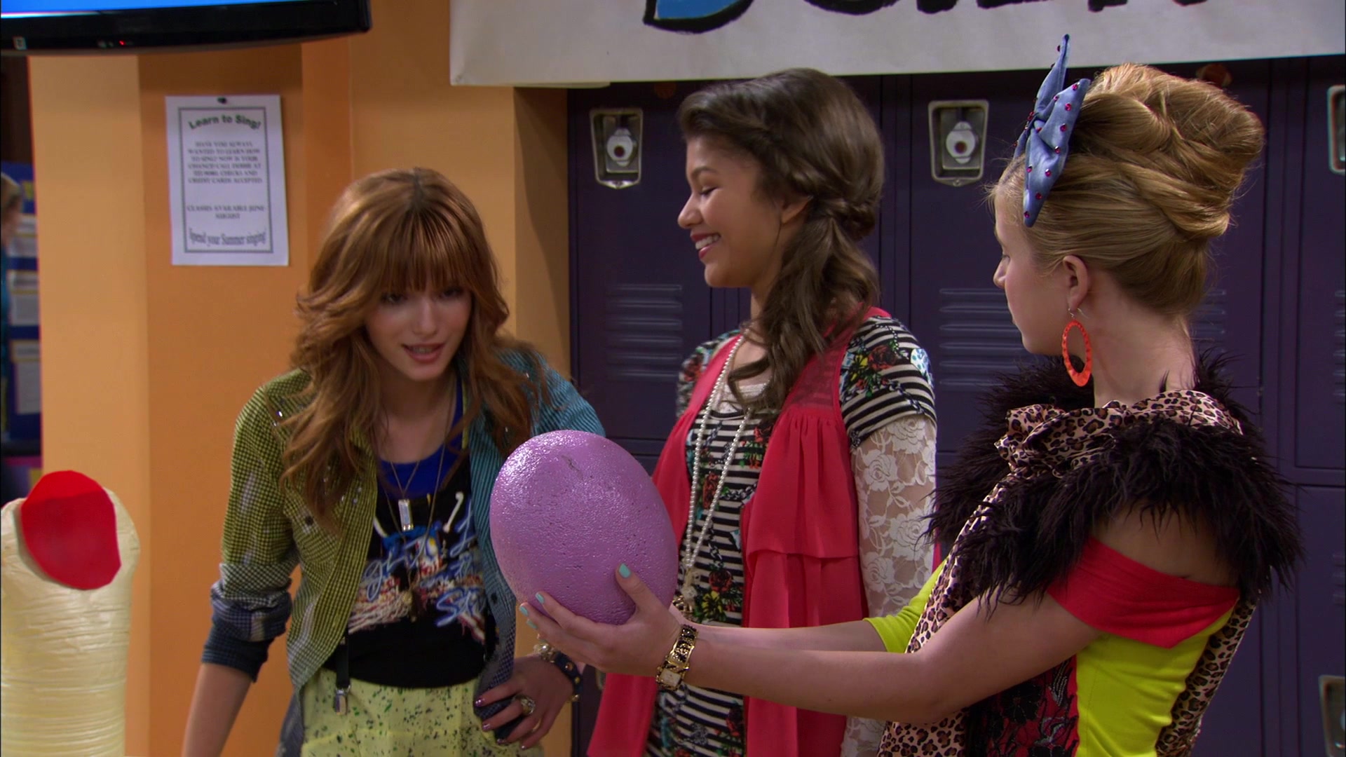 Shake_It_Up_S01E12_1080p_BTD_000837.jpg