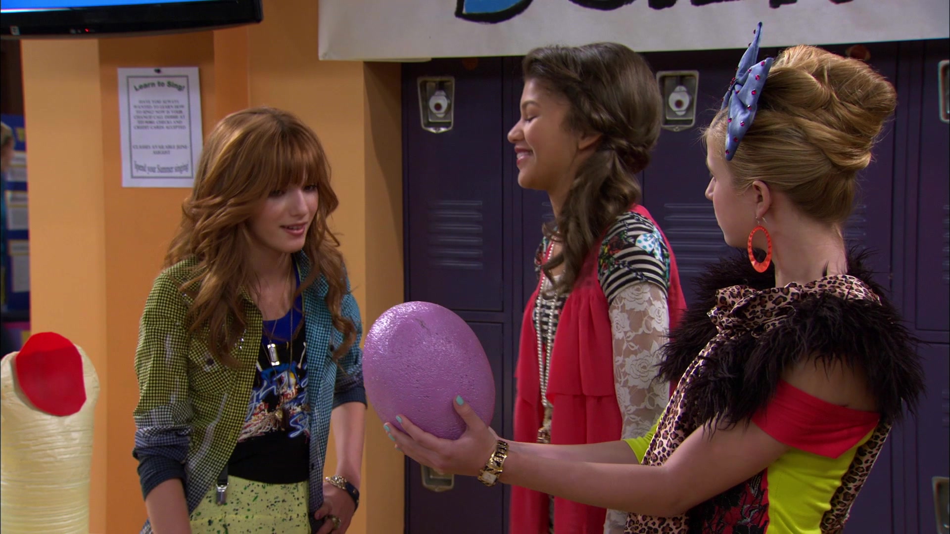 Shake_It_Up_S01E12_1080p_BTD_000838.jpg