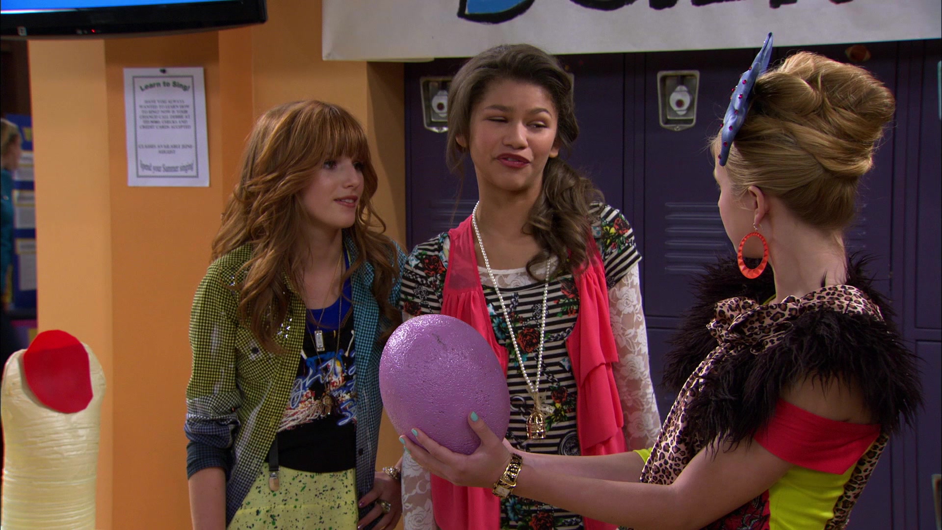 Shake_It_Up_S01E12_1080p_BTD_000841.jpg