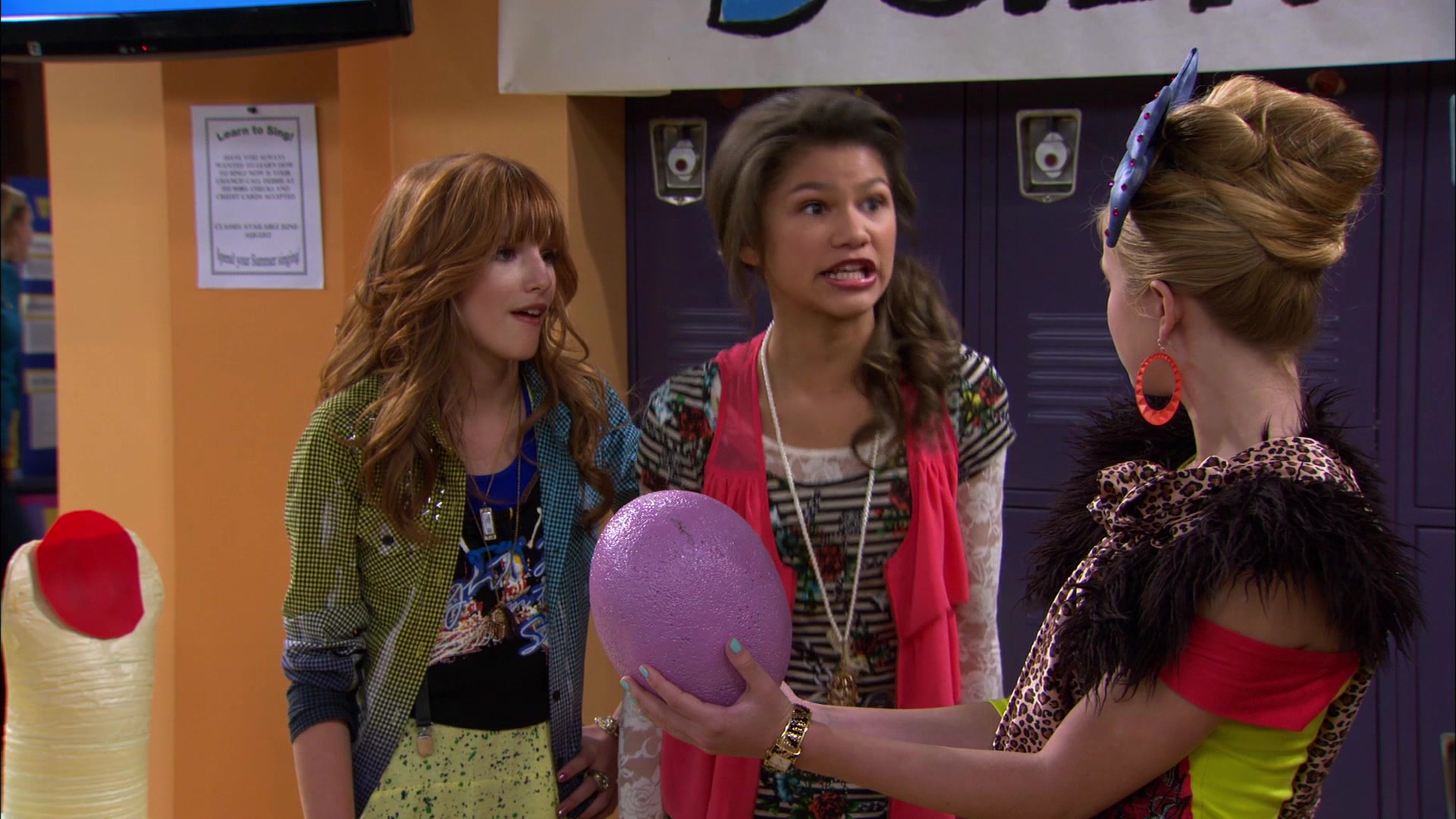 Shake_It_Up_S01E12_1080p_BTD_000842.jpg