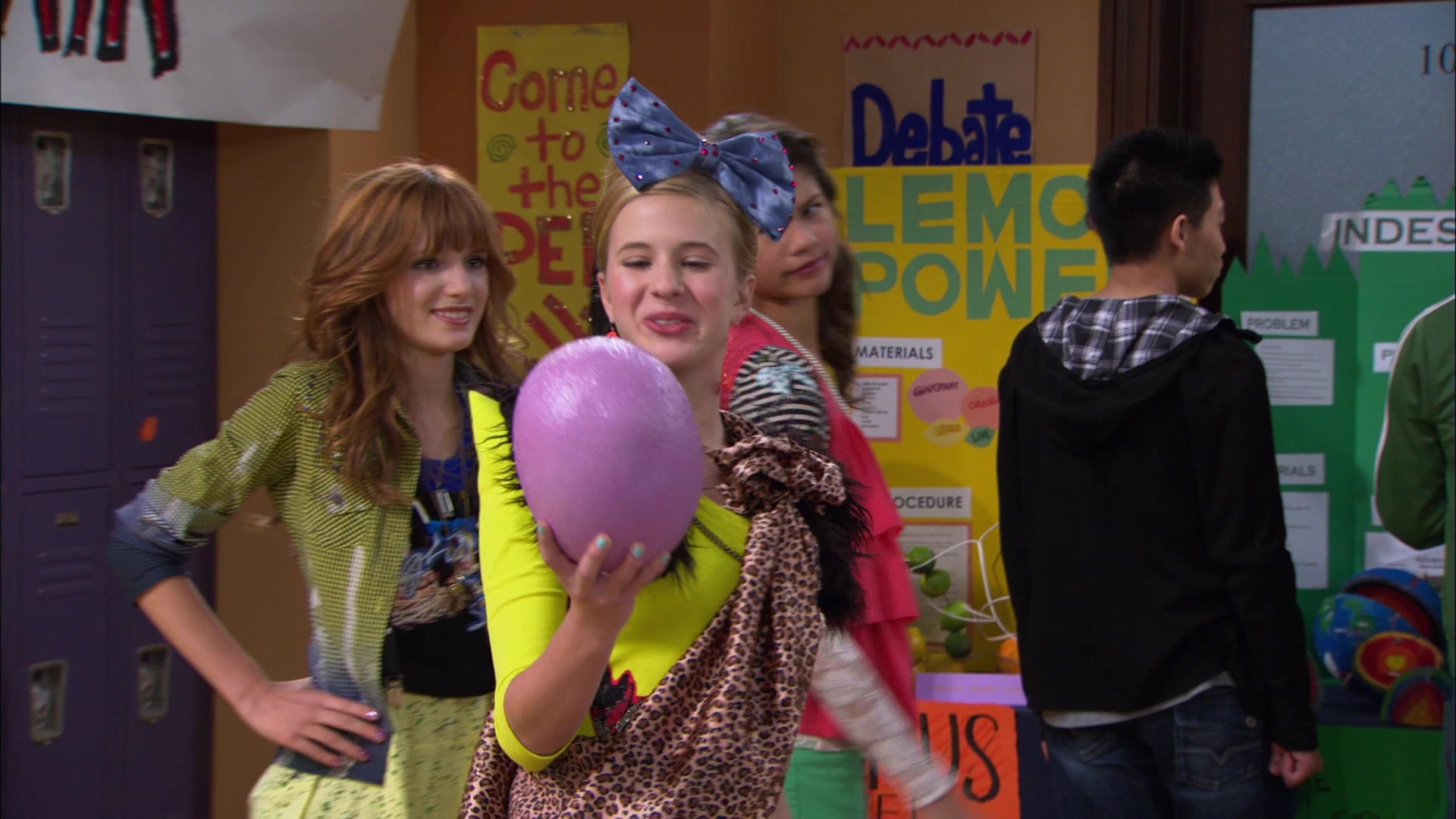 Shake_It_Up_S01E12_1080p_BTD_000853.jpg