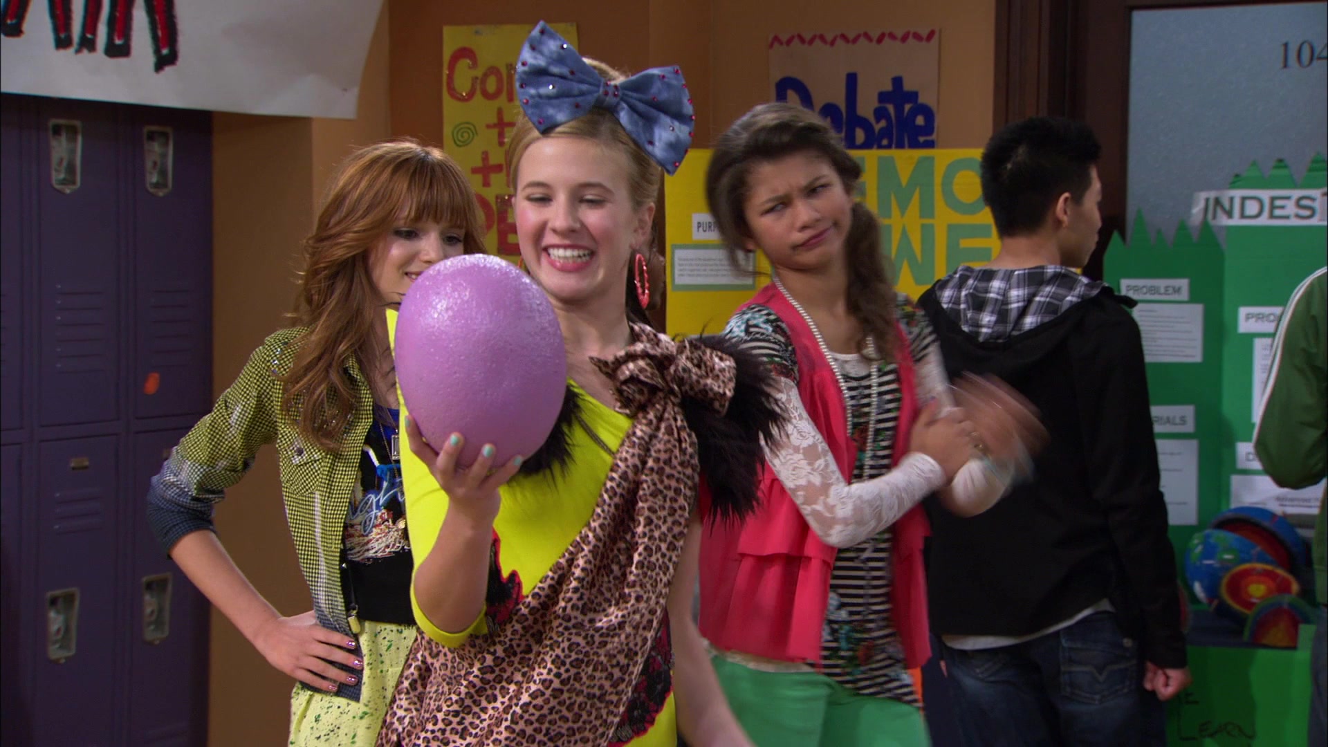 Shake_It_Up_S01E12_1080p_BTD_000854.jpg
