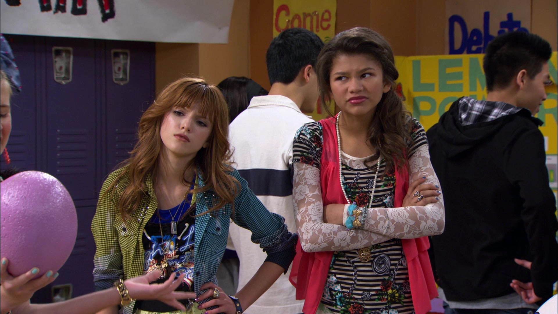 Shake_It_Up_S01E12_1080p_BTD_000897.jpg