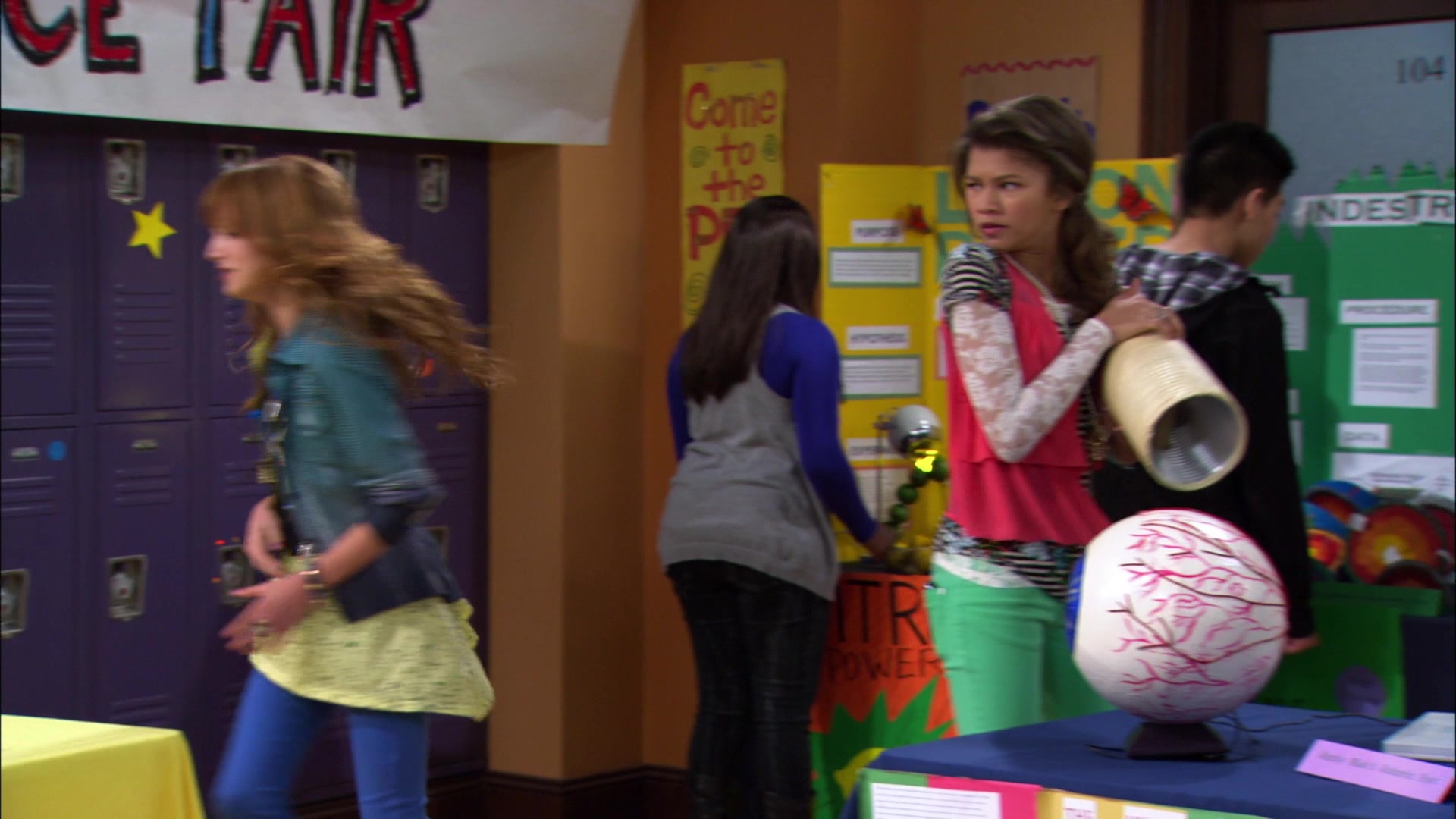 Shake_It_Up_S01E12_1080p_BTD_001027.jpg