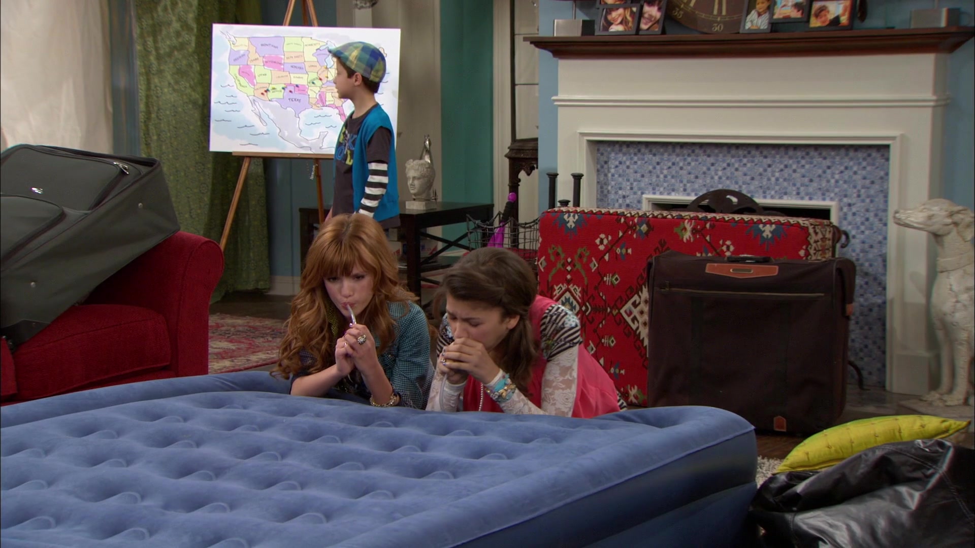 Shake_It_Up_S01E12_1080p_BTD_001034.jpg