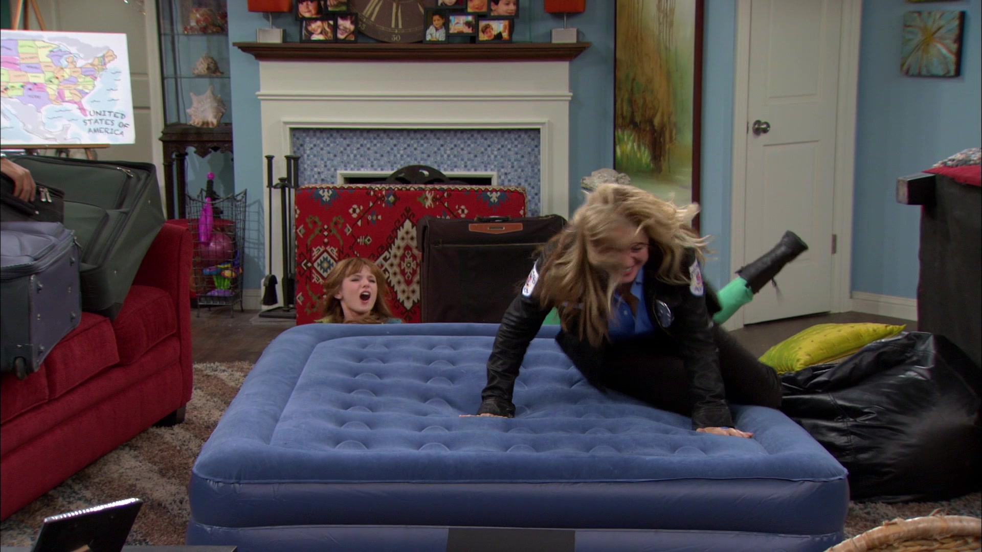 Shake_It_Up_S01E12_1080p_BTD_001226.jpg