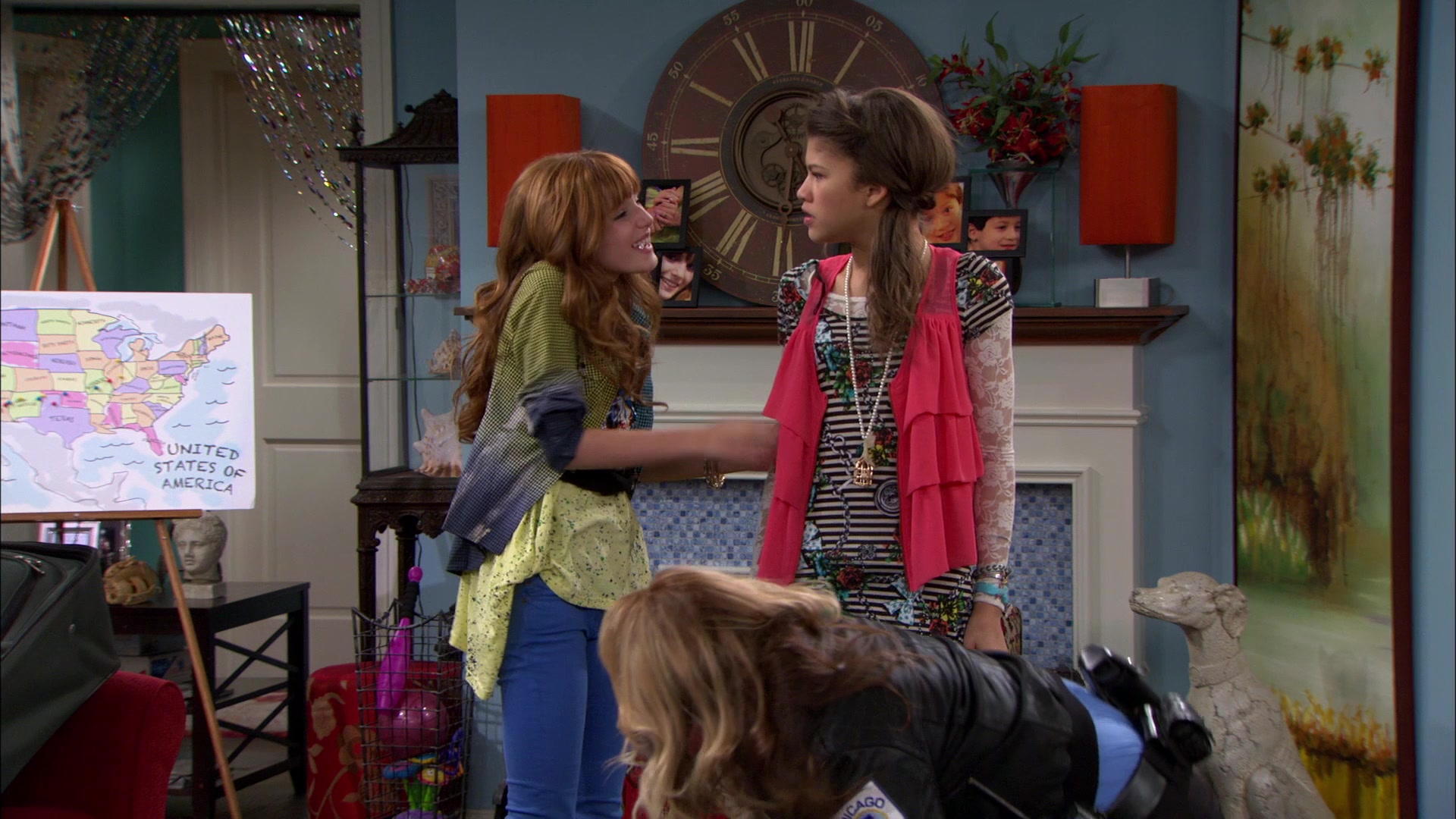 Shake_It_Up_S01E12_1080p_BTD_001263.jpg