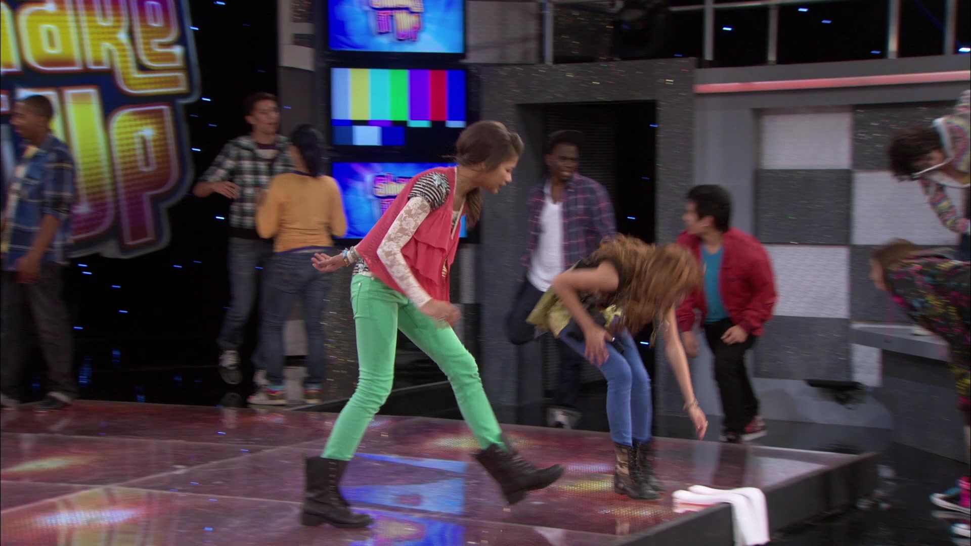 Shake_It_Up_S01E12_1080p_BTD_001572.jpg Shake_It_Up_S01E12_1080p_BTD_001572.jpg