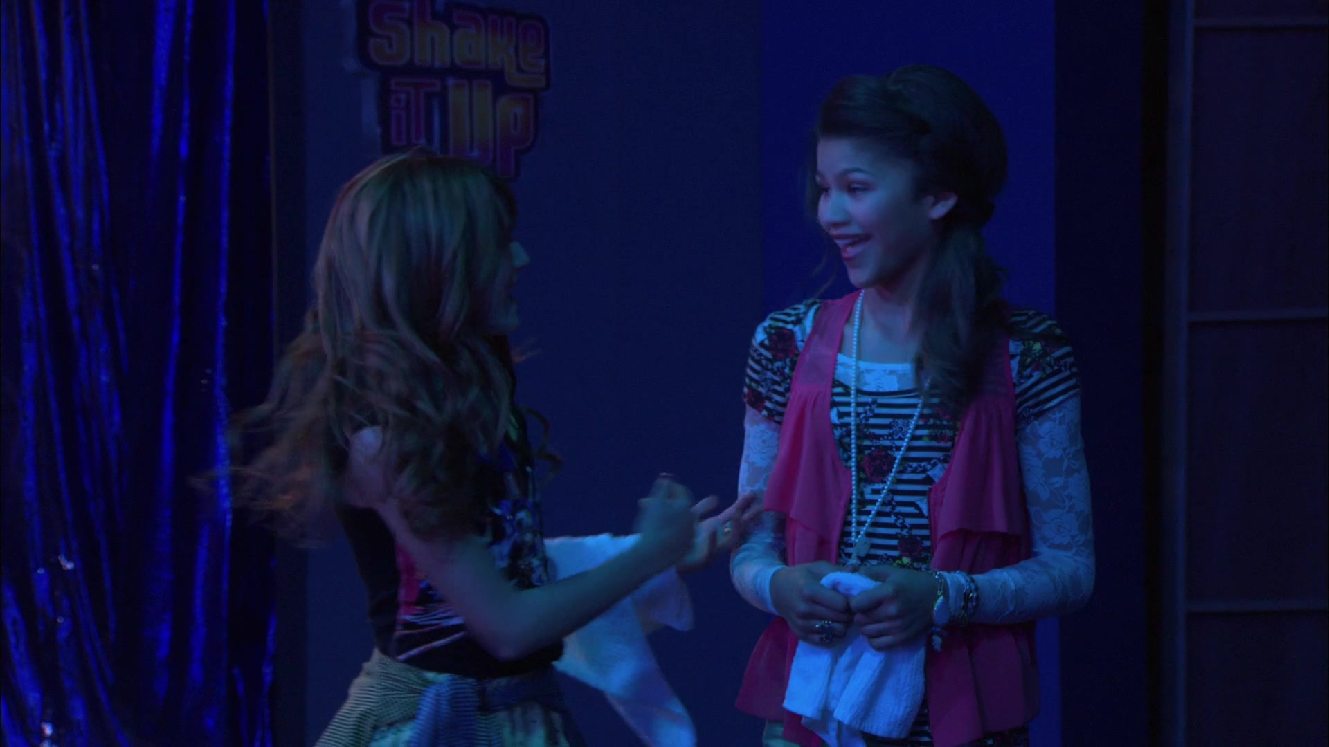 Shake_It_Up_S01E12_1080p_BTD_001661.jpg