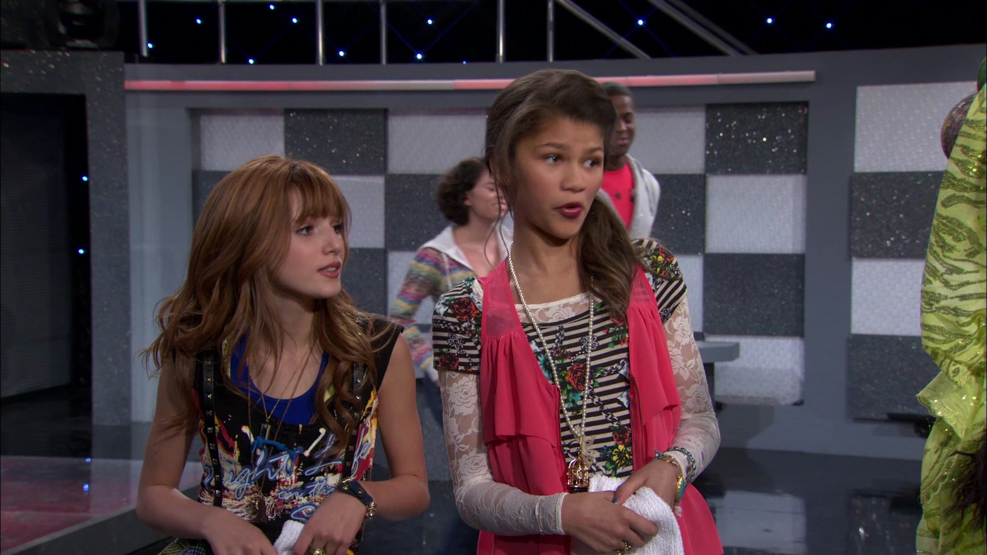 Shake_It_Up_S01E12_1080p_BTD_001714.jpg