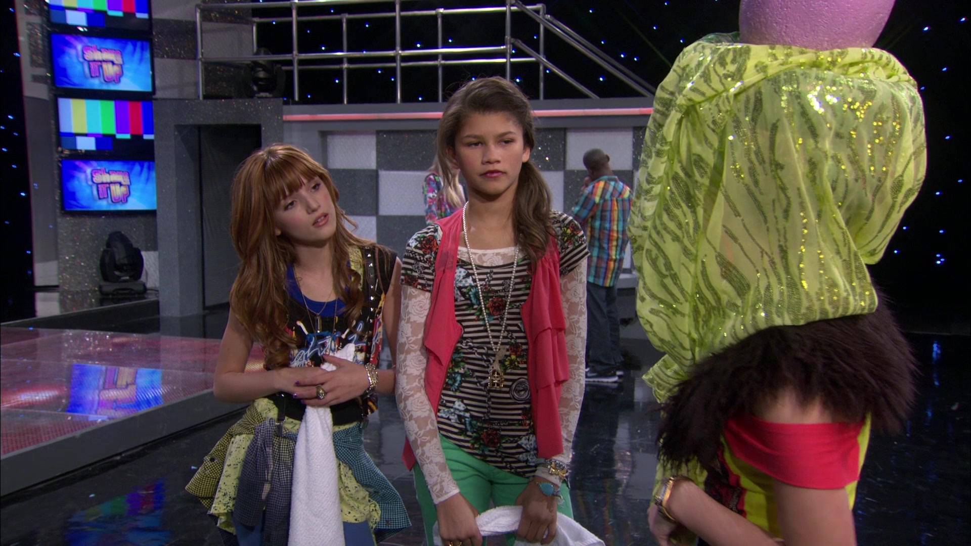 Shake_It_Up_S01E12_1080p_BTD_001753.jpg