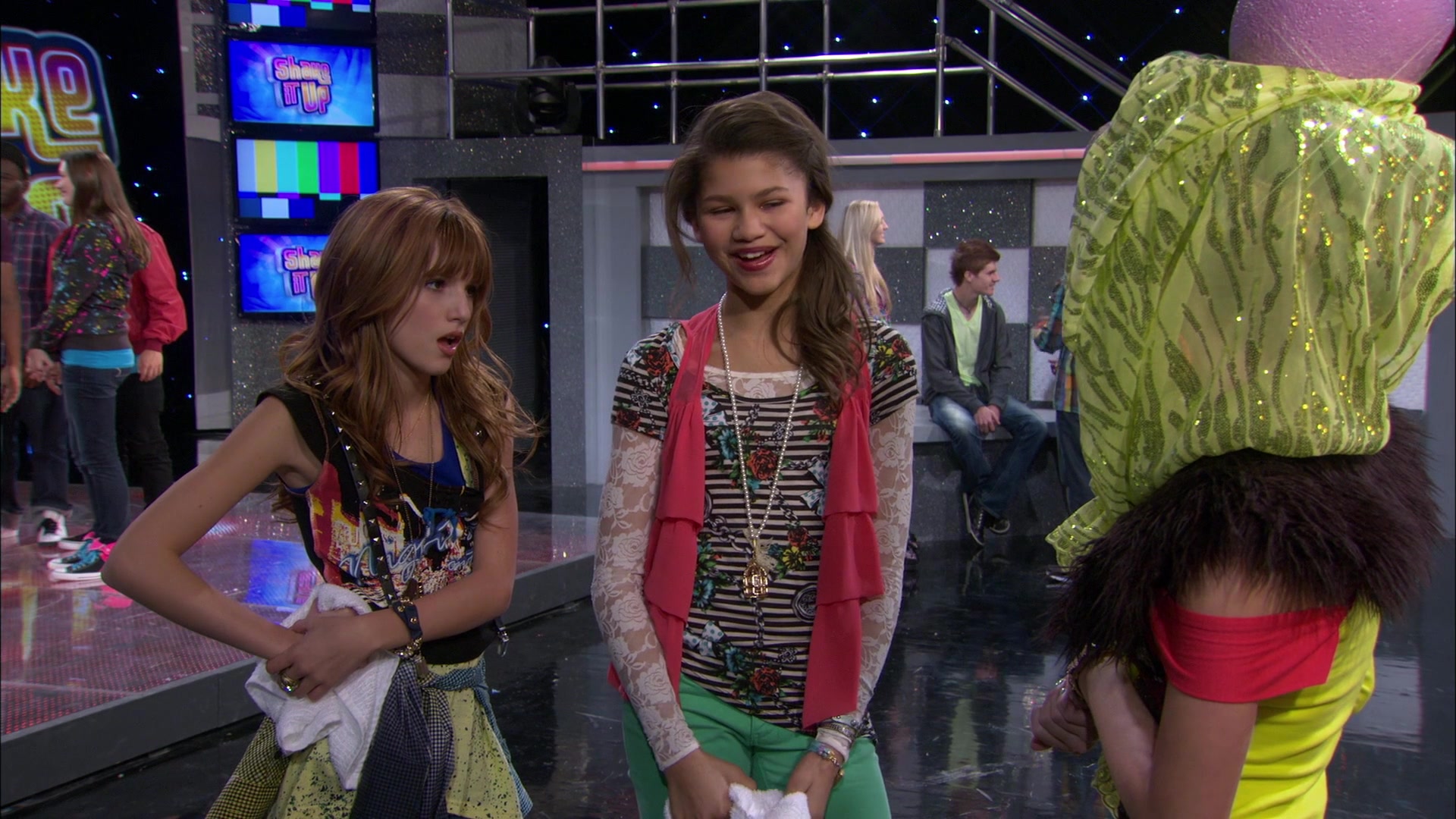 Shake_It_Up_S01E12_1080p_BTD_001765.jpg