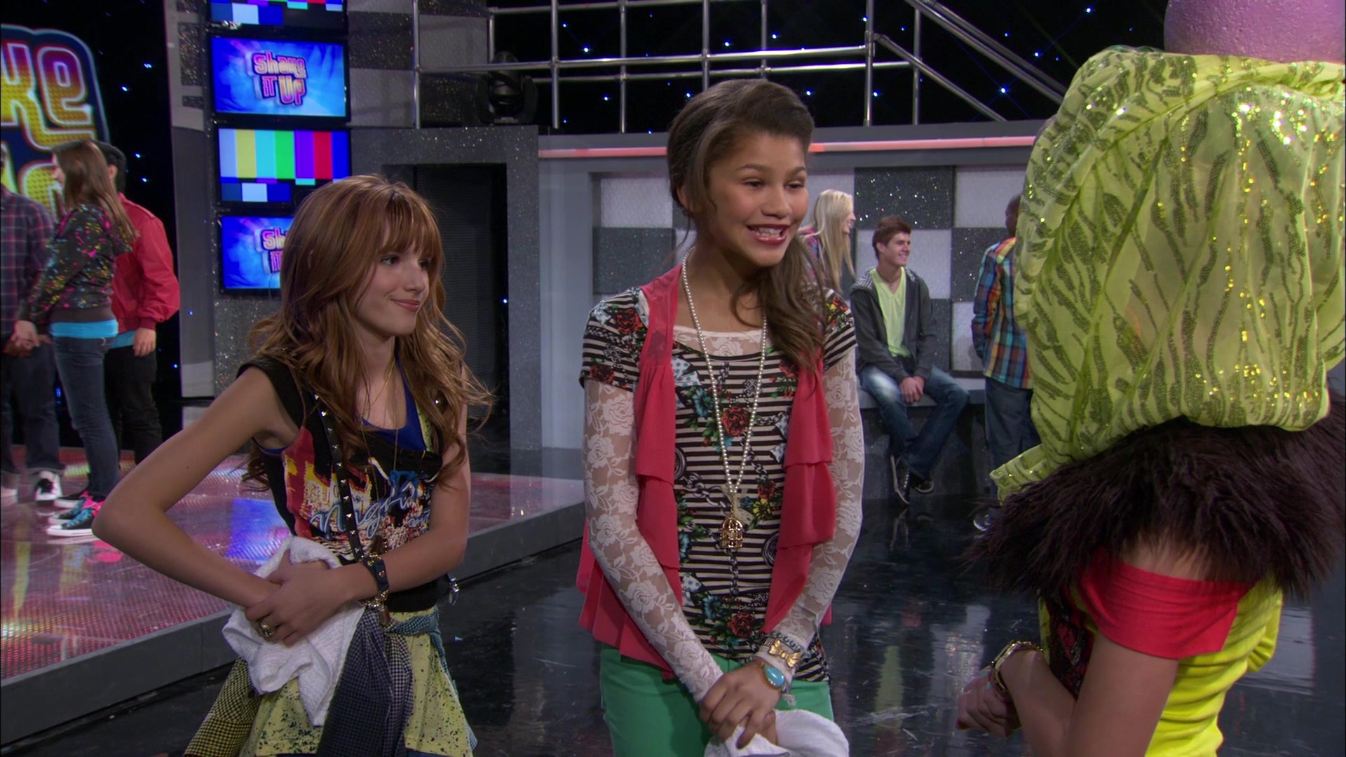 Shake_It_Up_S01E12_1080p_BTD_001769.jpg