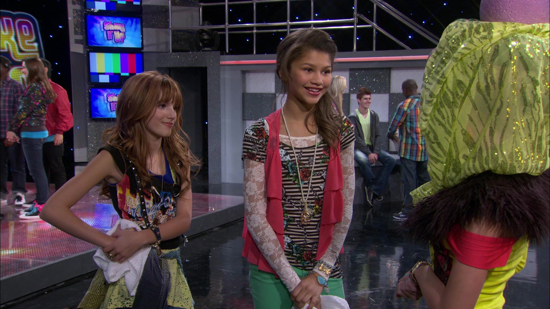 Shake_It_Up_S01E12_1080p_BTD_001771.jpg