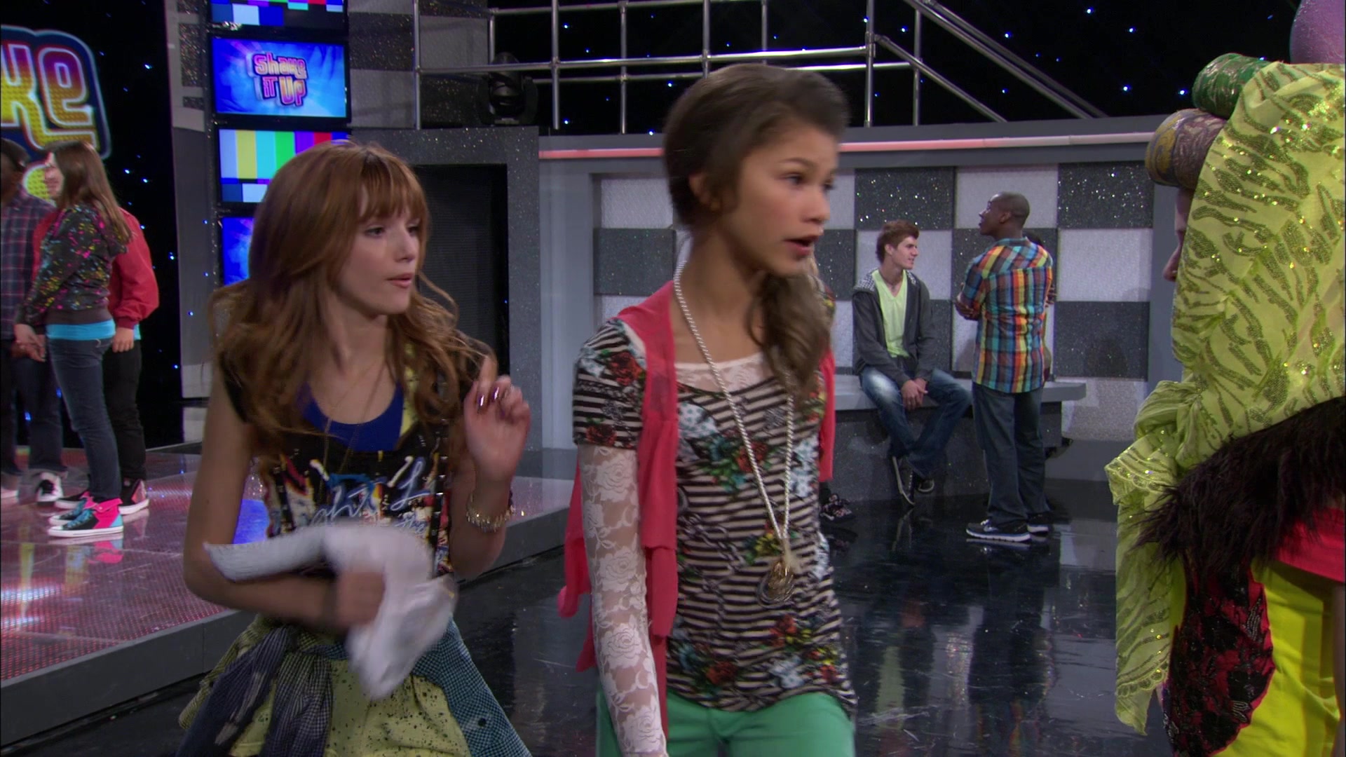 Shake_It_Up_S01E12_1080p_BTD_001778.jpg