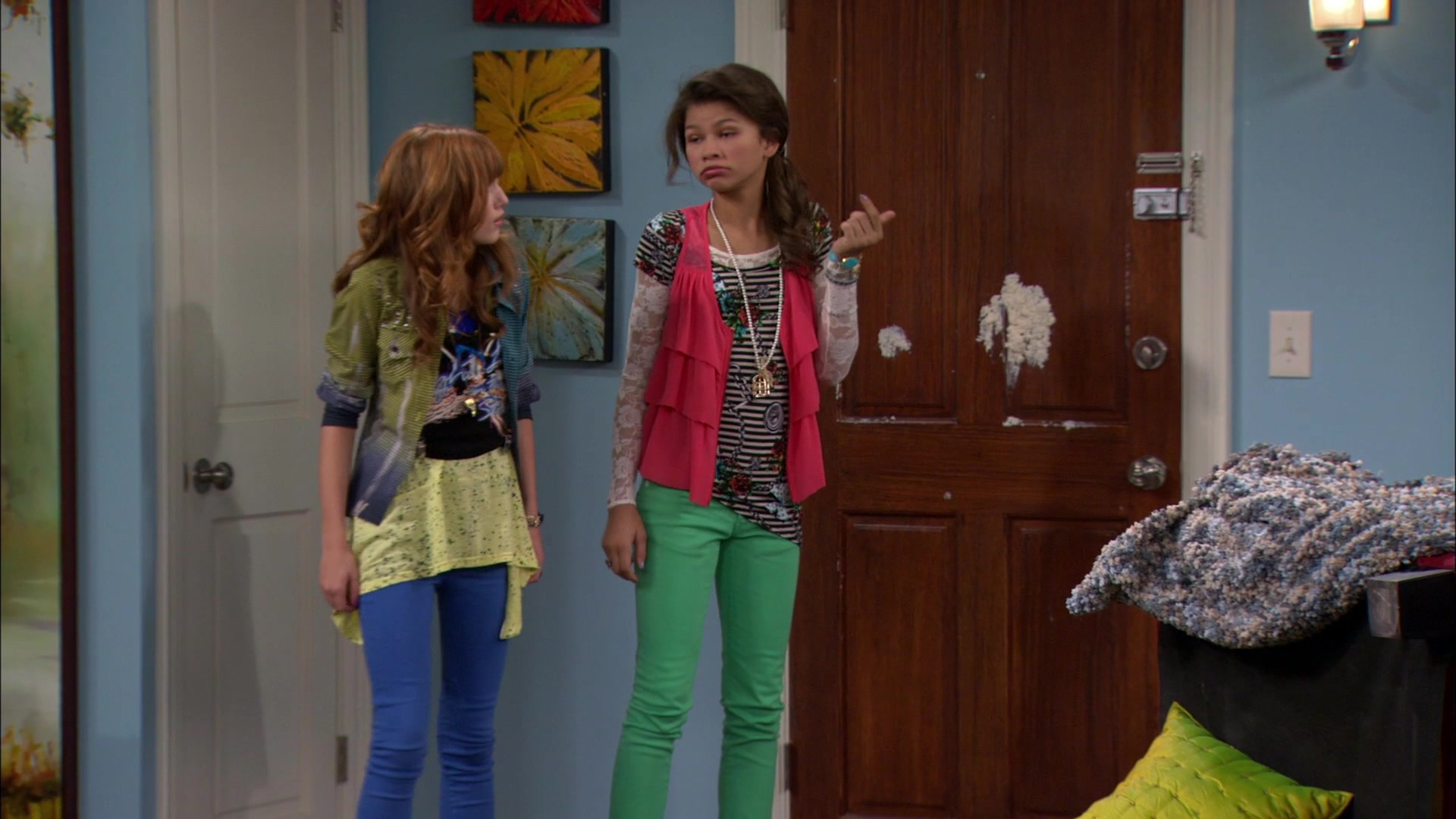 Shake_It_Up_S01E12_1080p_BTD_001819.jpg