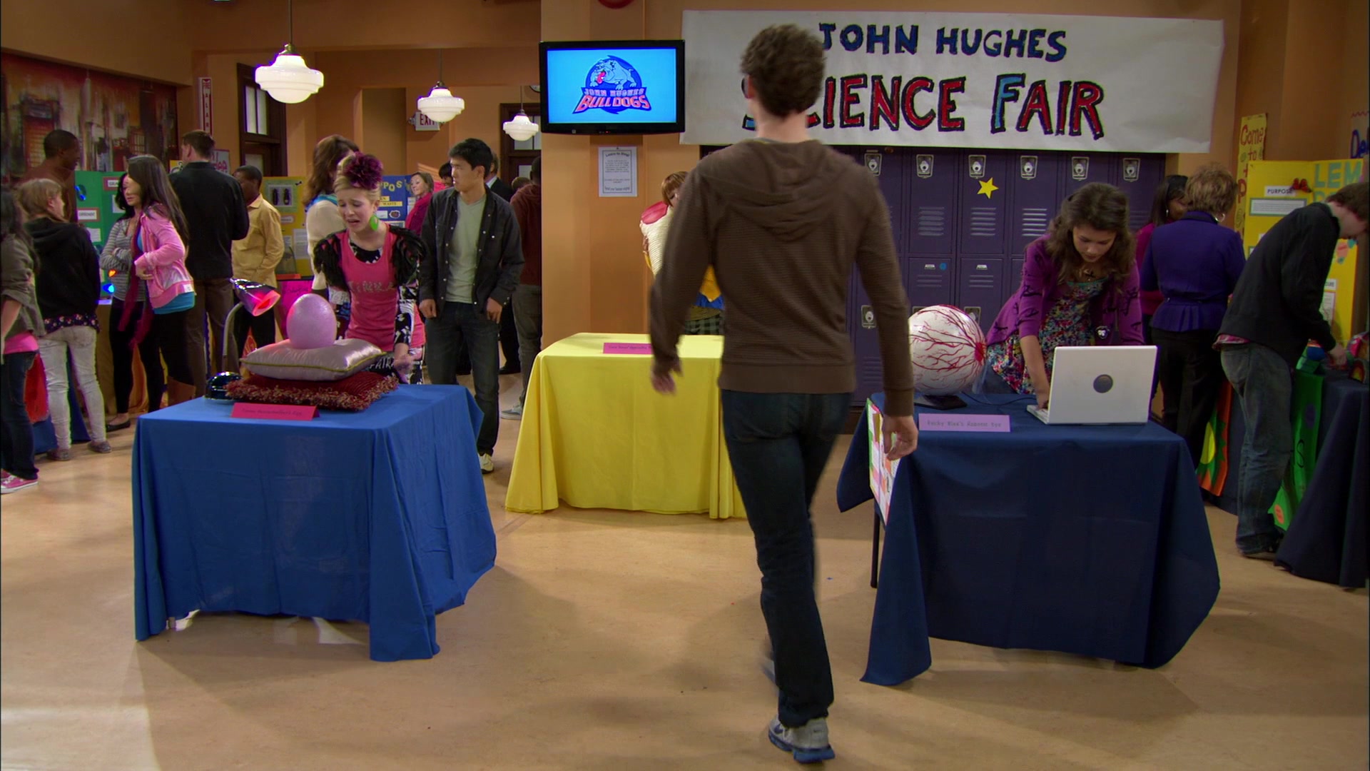 Shake_It_Up_S01E12_1080p_BTD_001983.jpg