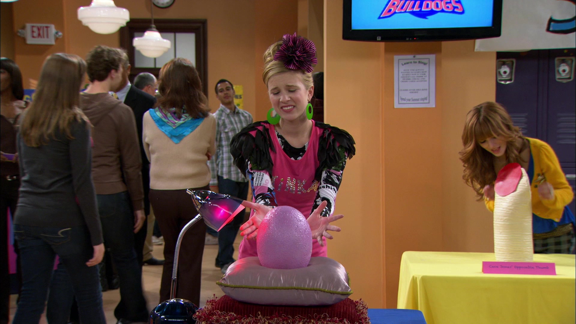 Shake_It_Up_S01E12_1080p_BTD_001993.jpg