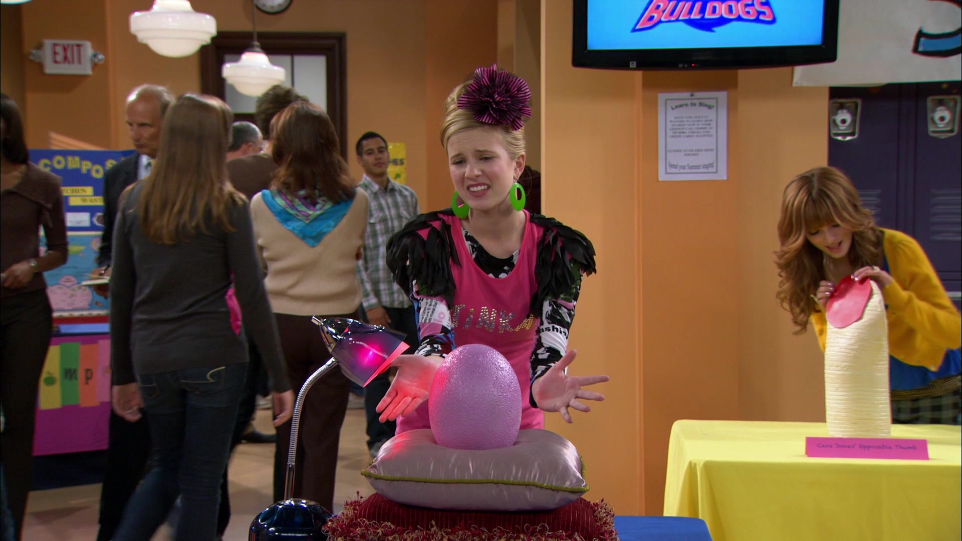 Shake_It_Up_S01E12_1080p_BTD_001994.jpg