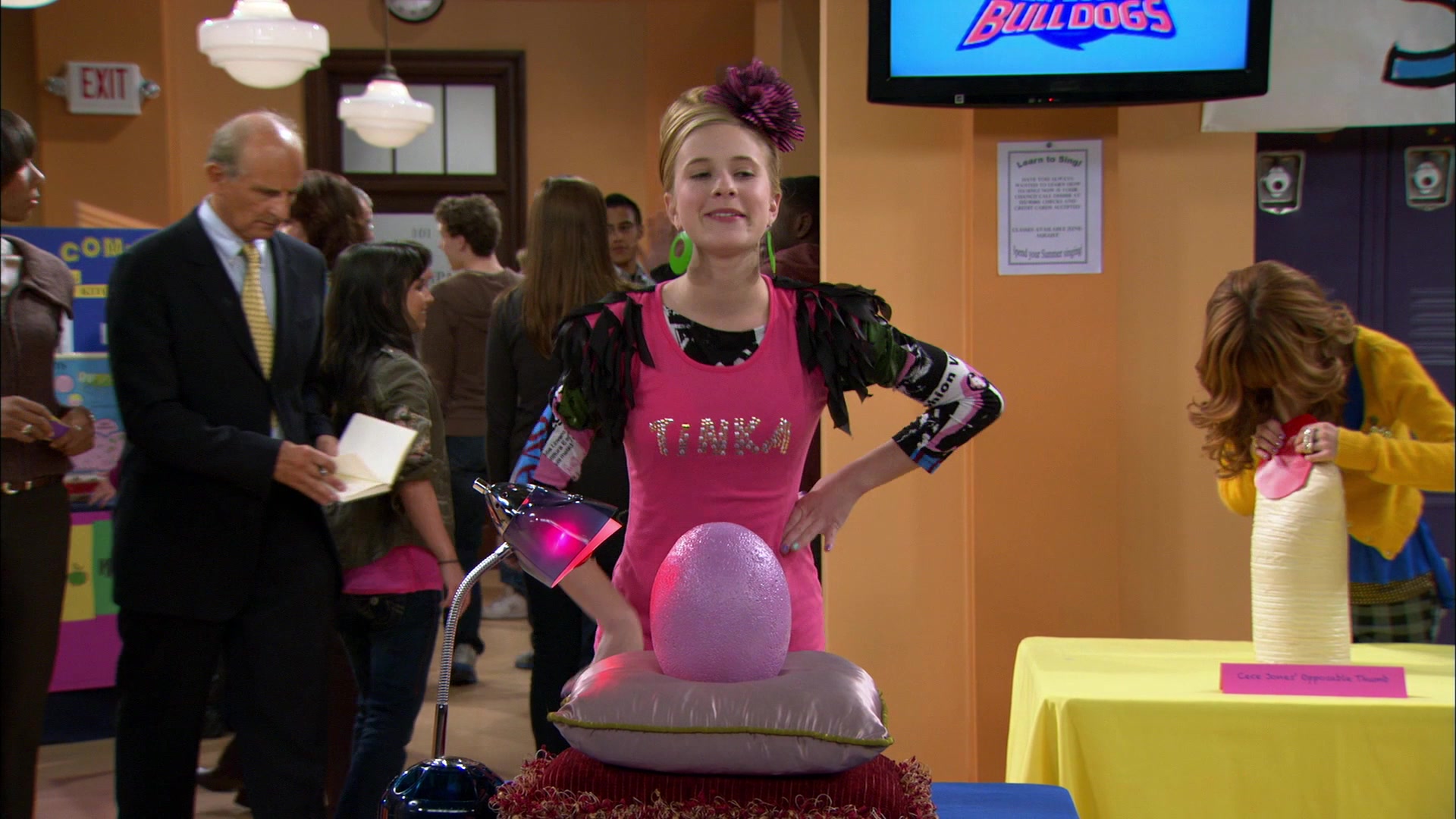 Shake_It_Up_S01E12_1080p_BTD_002001.jpg