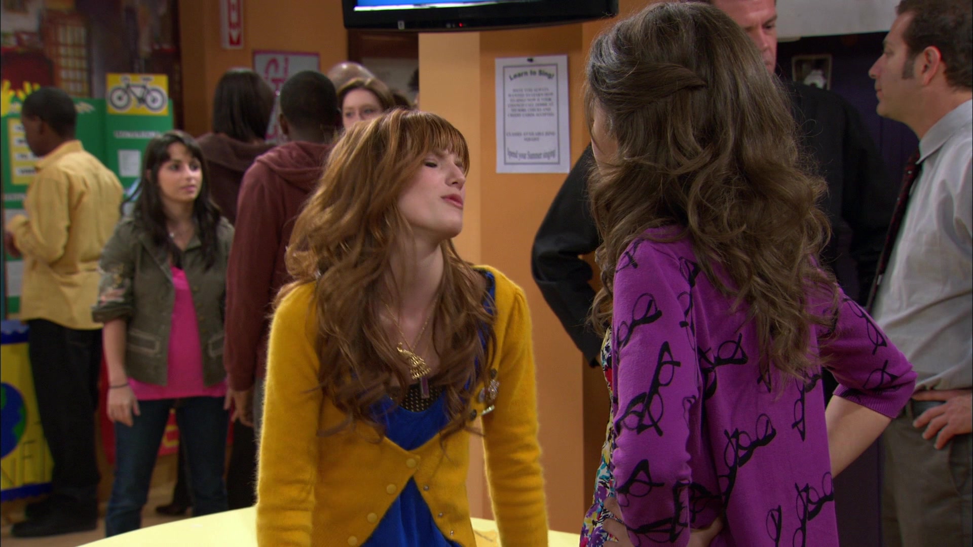 Shake_It_Up_S01E12_1080p_BTD_002210.jpg