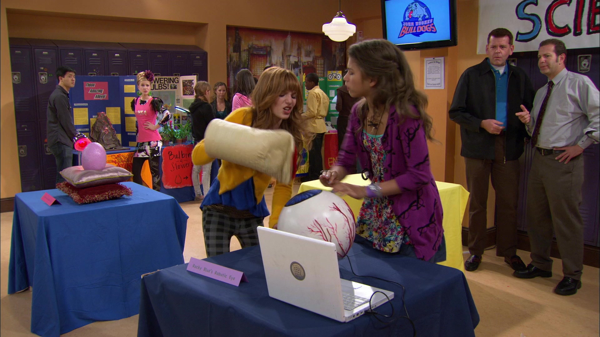 Shake_It_Up_S01E12_1080p_BTD_002231.jpg