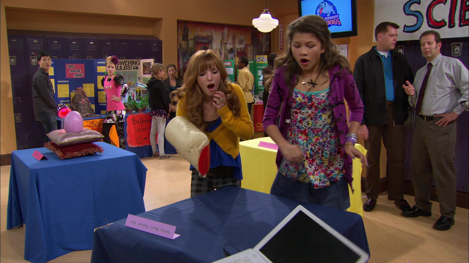 Shake_It_Up_S01E12_1080p_BTD_002237.jpg