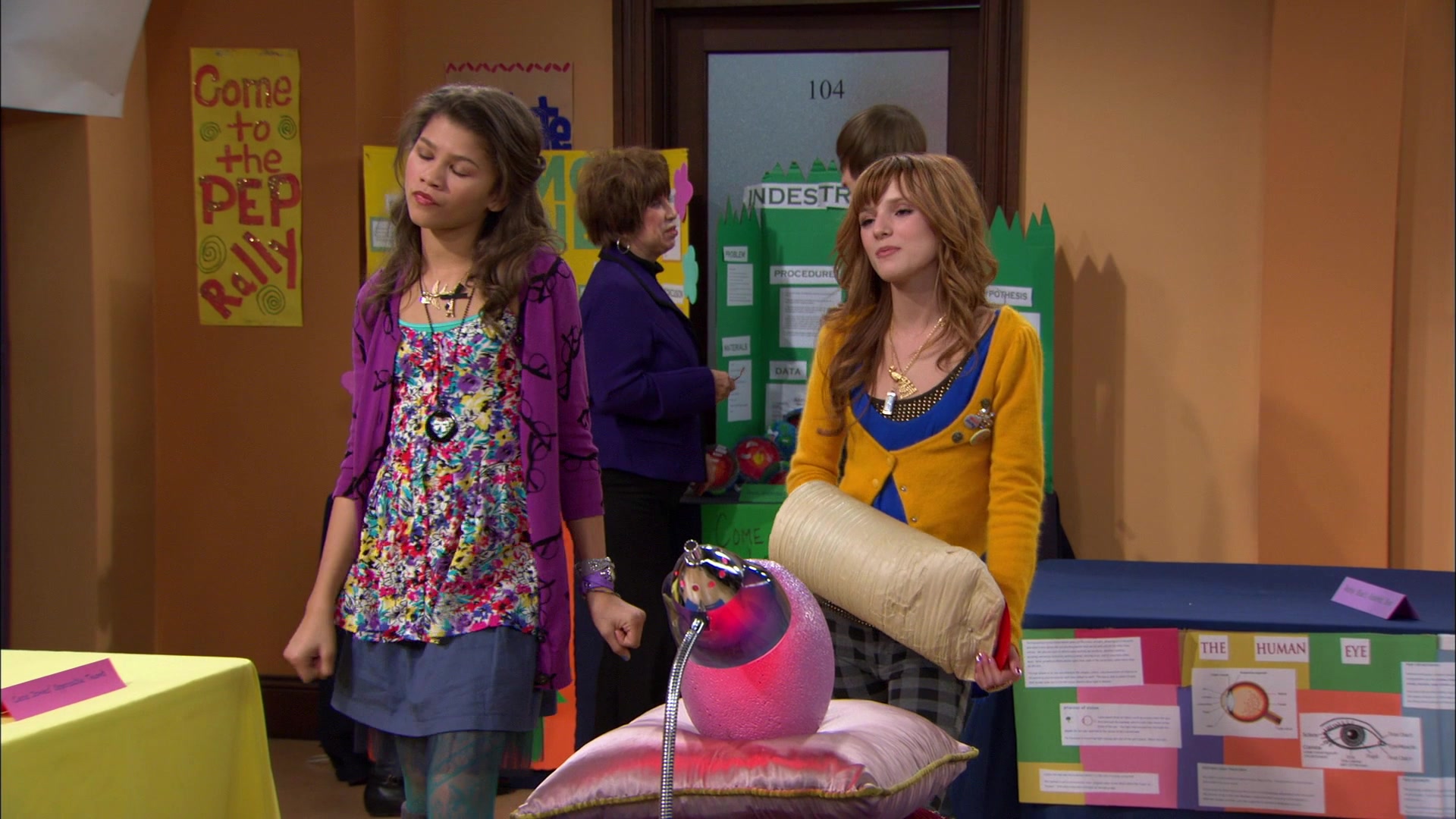 Shake_It_Up_S01E12_1080p_BTD_002260.jpg Shake_It_Up_S01E12_1080p_BTD_002260.jpg