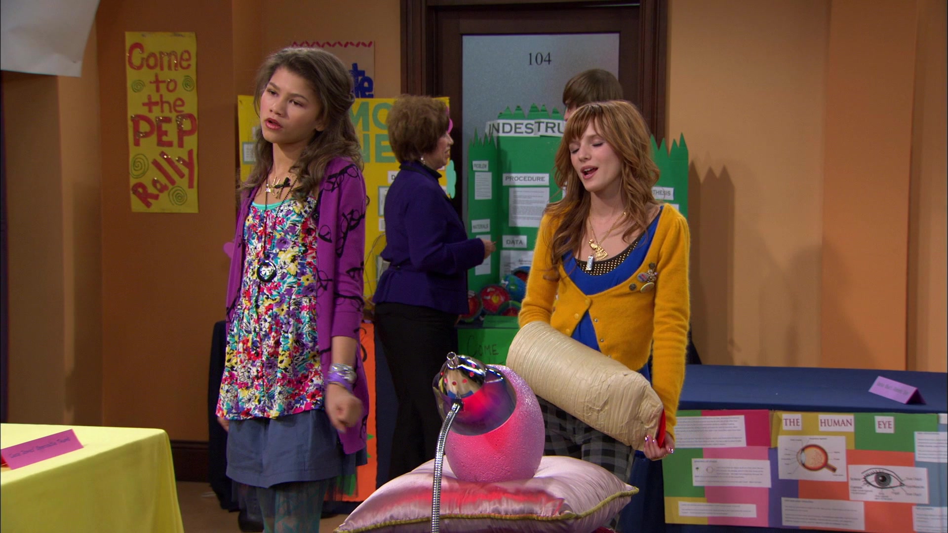 Shake_It_Up_S01E12_1080p_BTD_002261.jpg