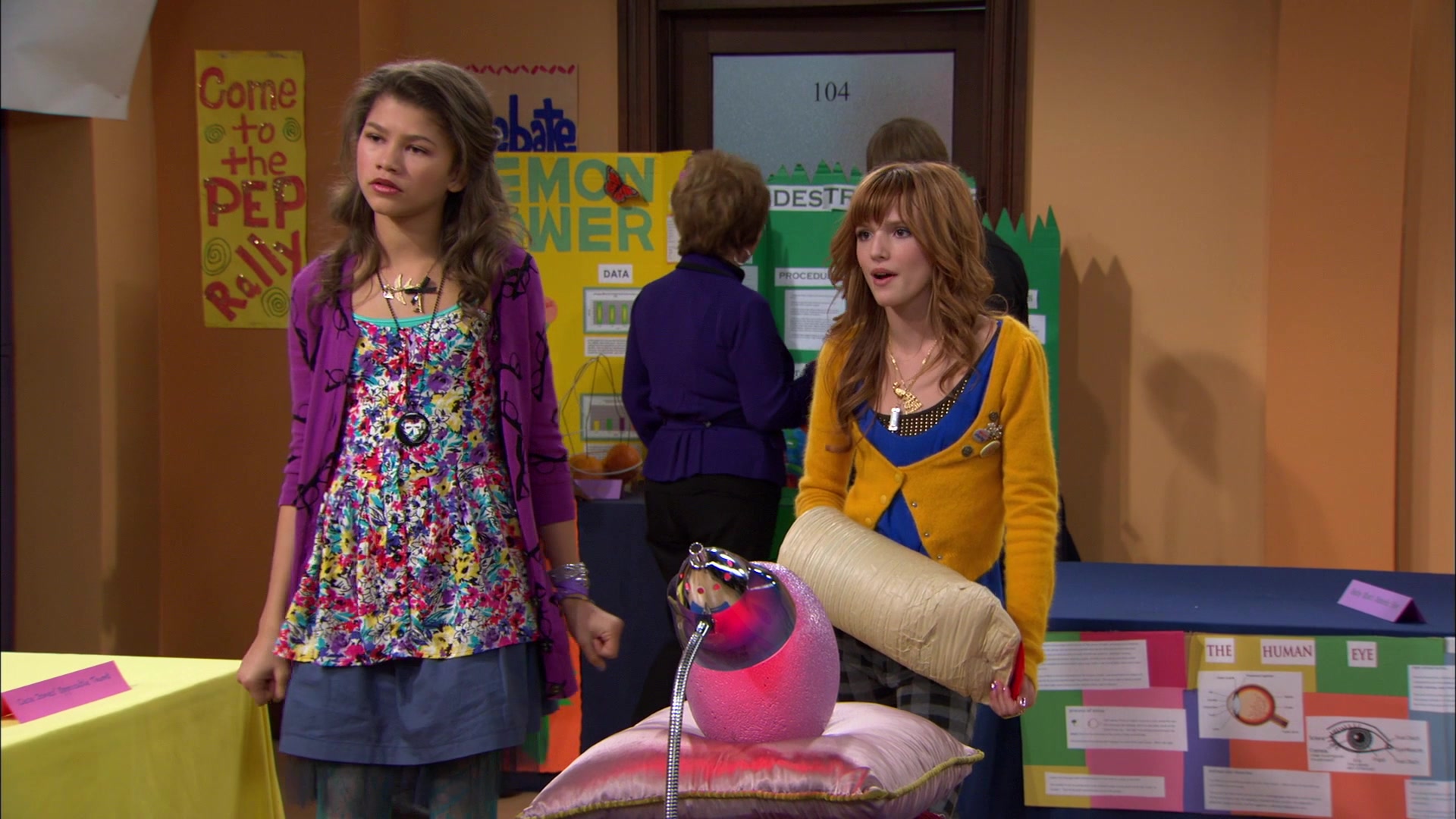 Shake_It_Up_S01E12_1080p_BTD_002263.jpg