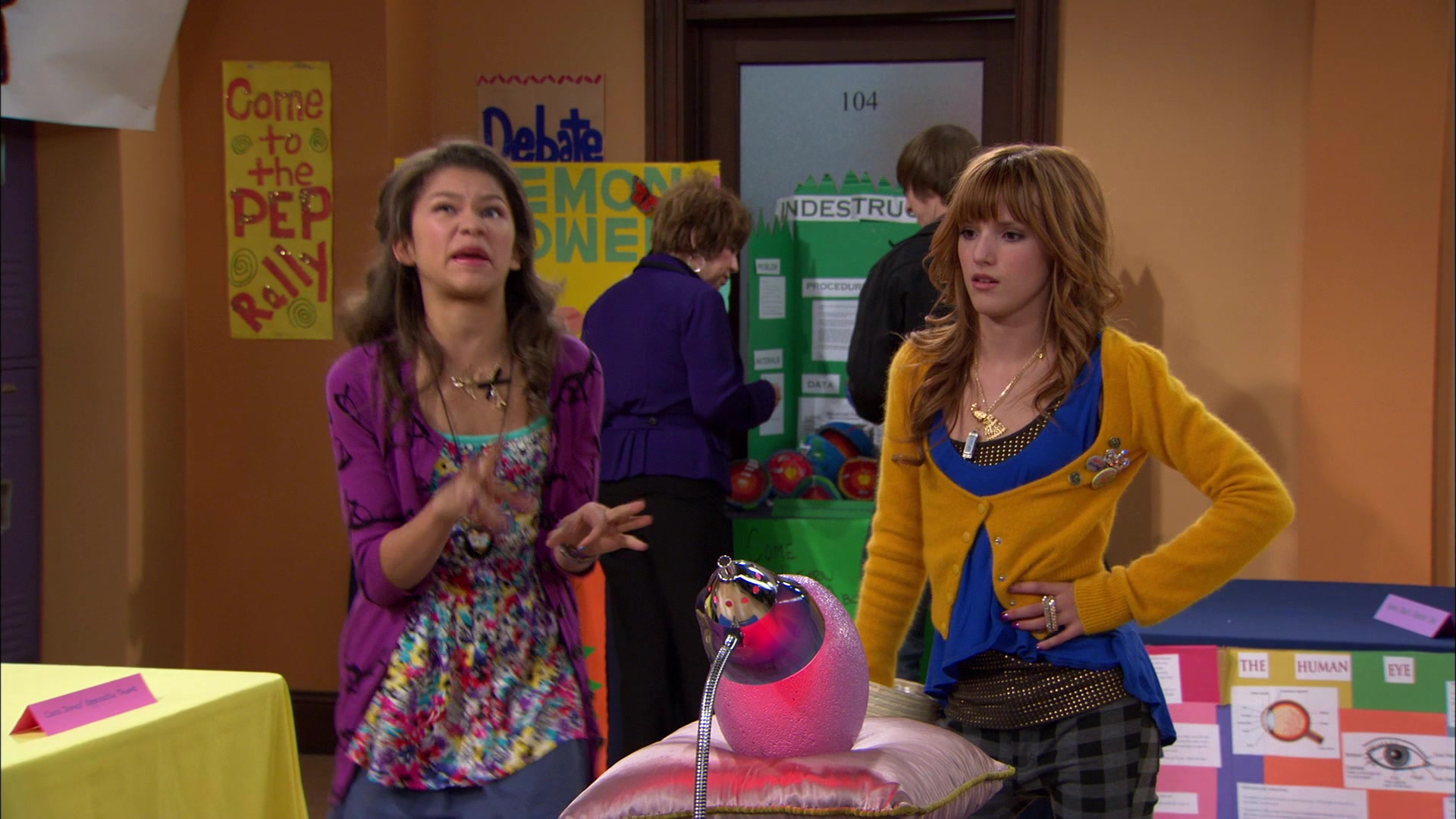 Shake_It_Up_S01E12_1080p_BTD_002278.jpg