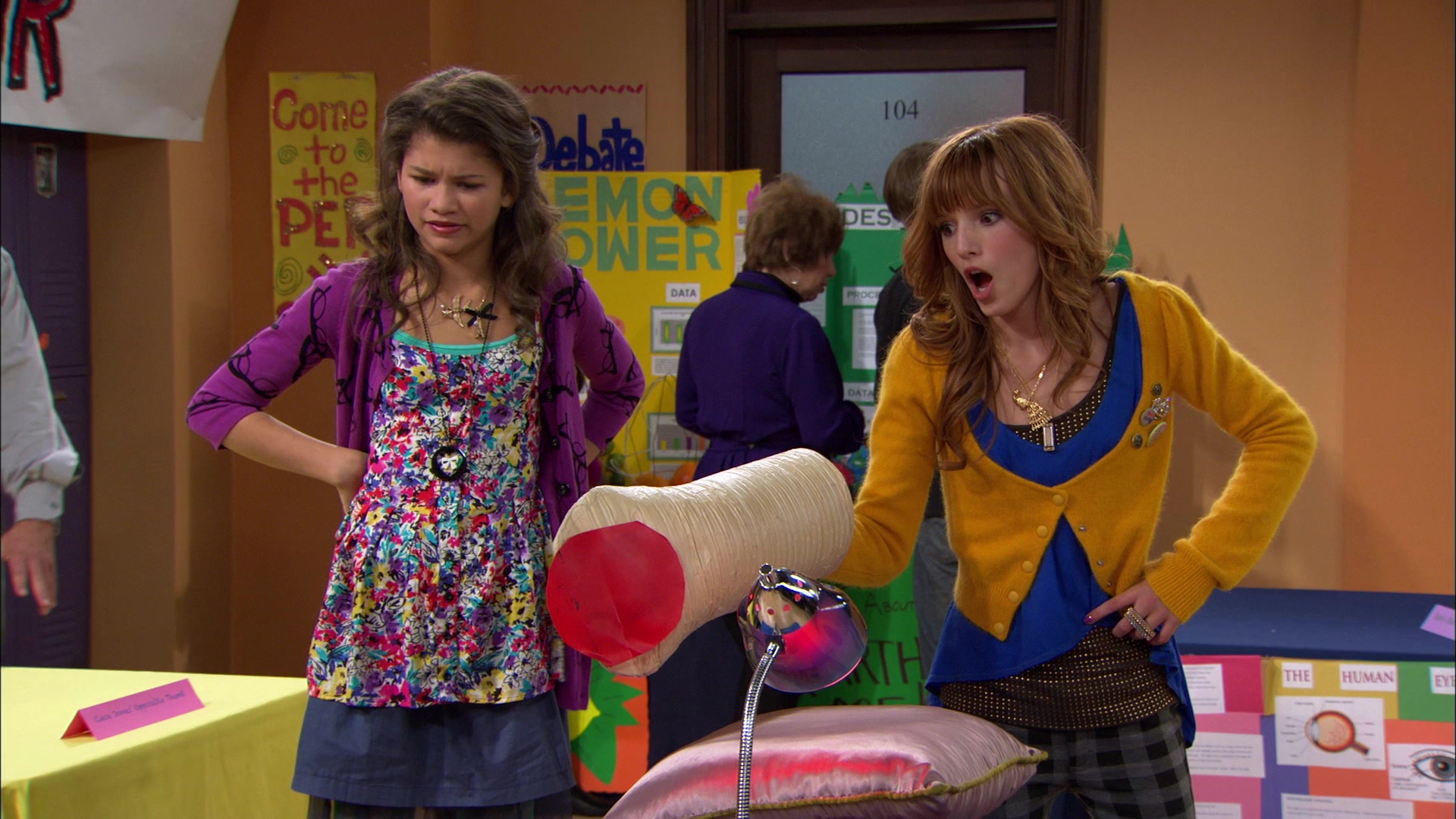 Shake_It_Up_S01E12_1080p_BTD_002291.jpg