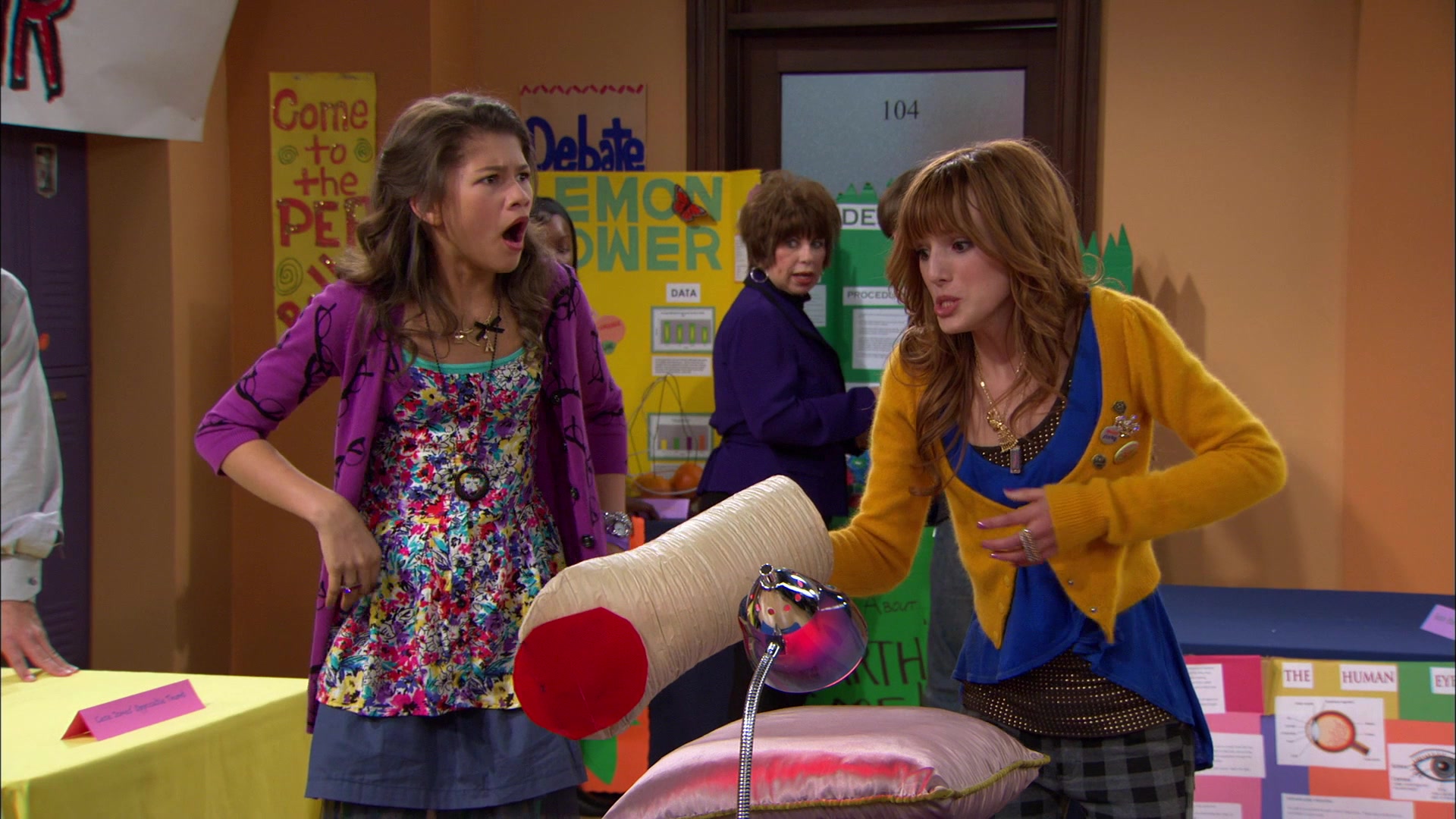 Shake_It_Up_S01E12_1080p_BTD_002298.jpg Shake_It_Up_S01E12_1080p_BTD_002298.jpg