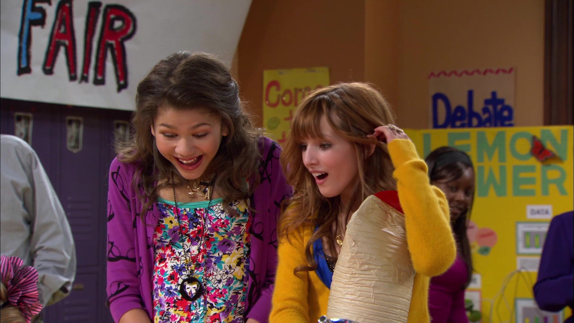 Shake_It_Up_S01E12_1080p_BTD_002317.jpg