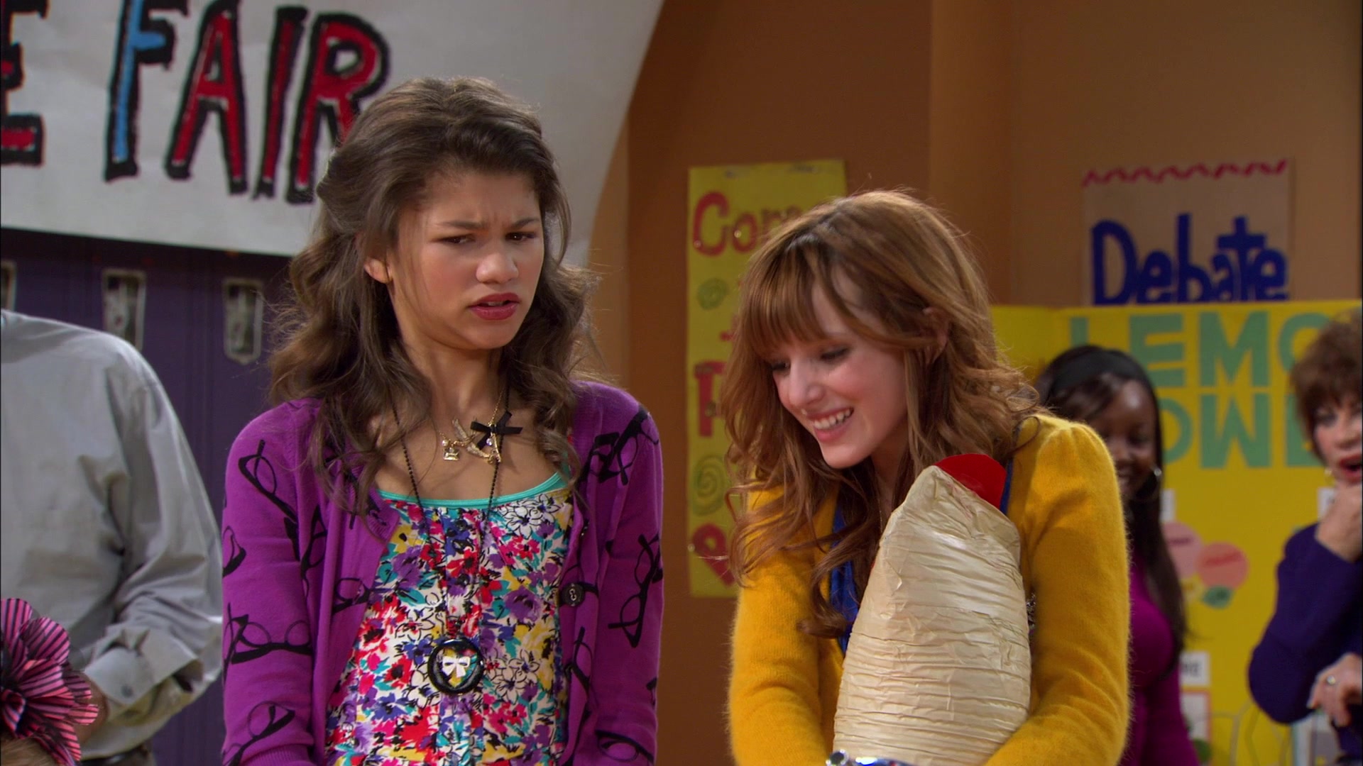 Shake_It_Up_S01E12_1080p_BTD_002331.jpg