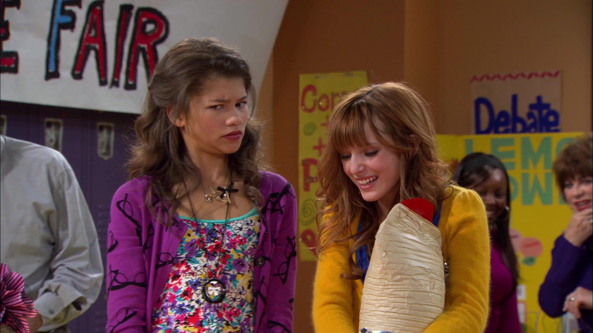 Shake_It_Up_S01E12_1080p_BTD_002332.jpg