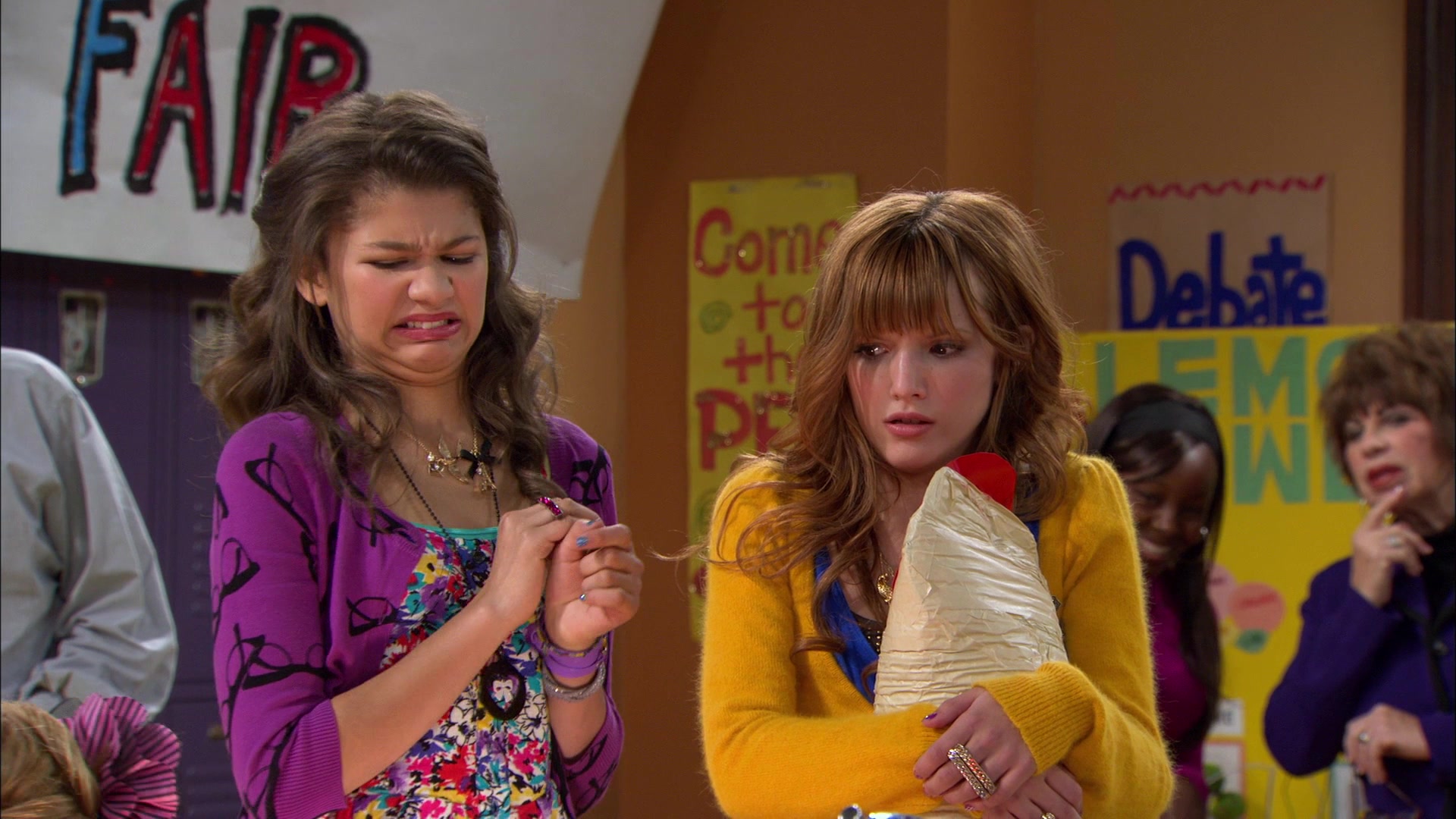 Shake_It_Up_S01E12_1080p_BTD_002340.jpg