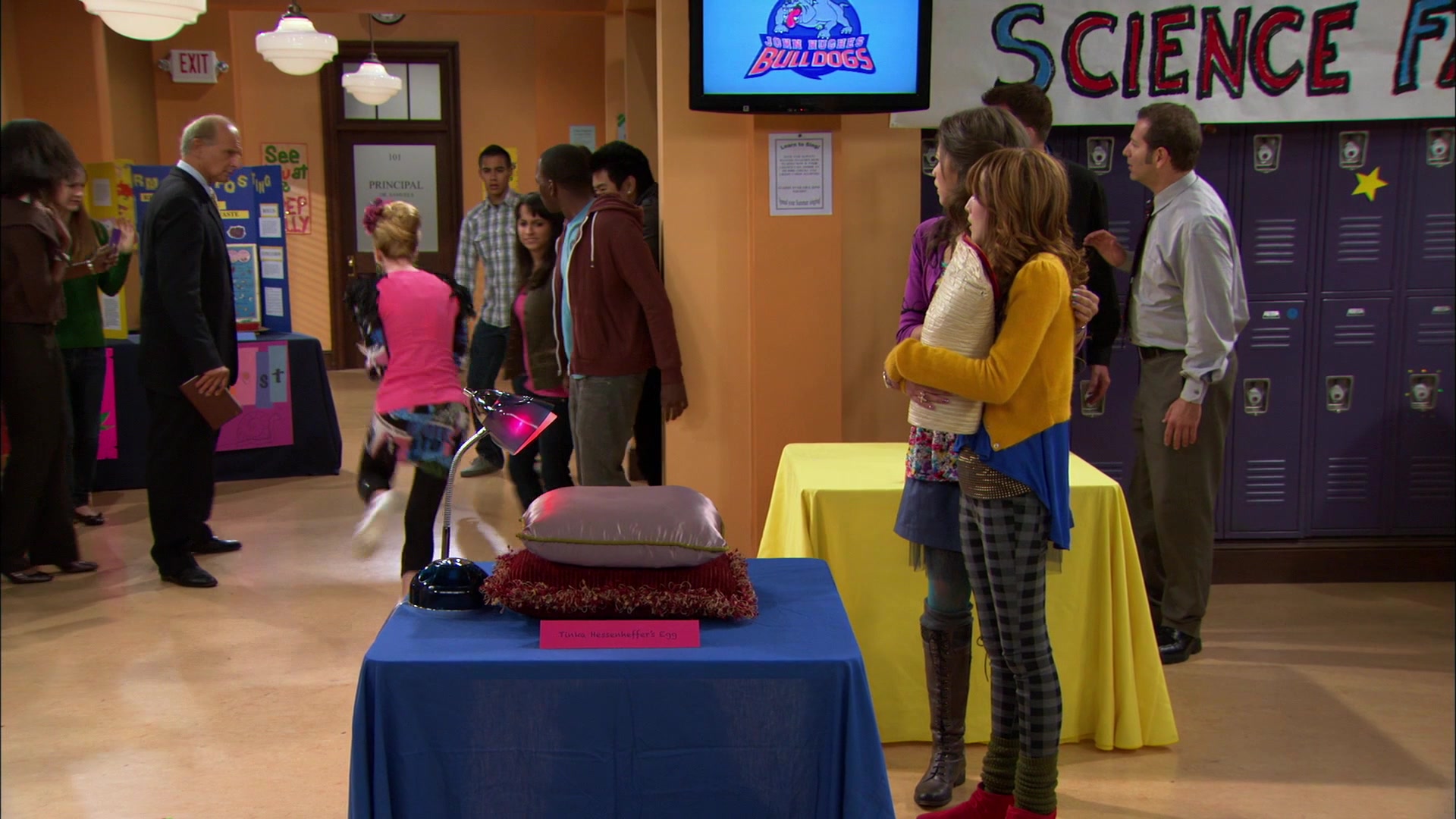 Shake_It_Up_S01E12_1080p_BTD_002389.jpg Shake_It_Up_S01E12_1080p_BTD_002389.jpg