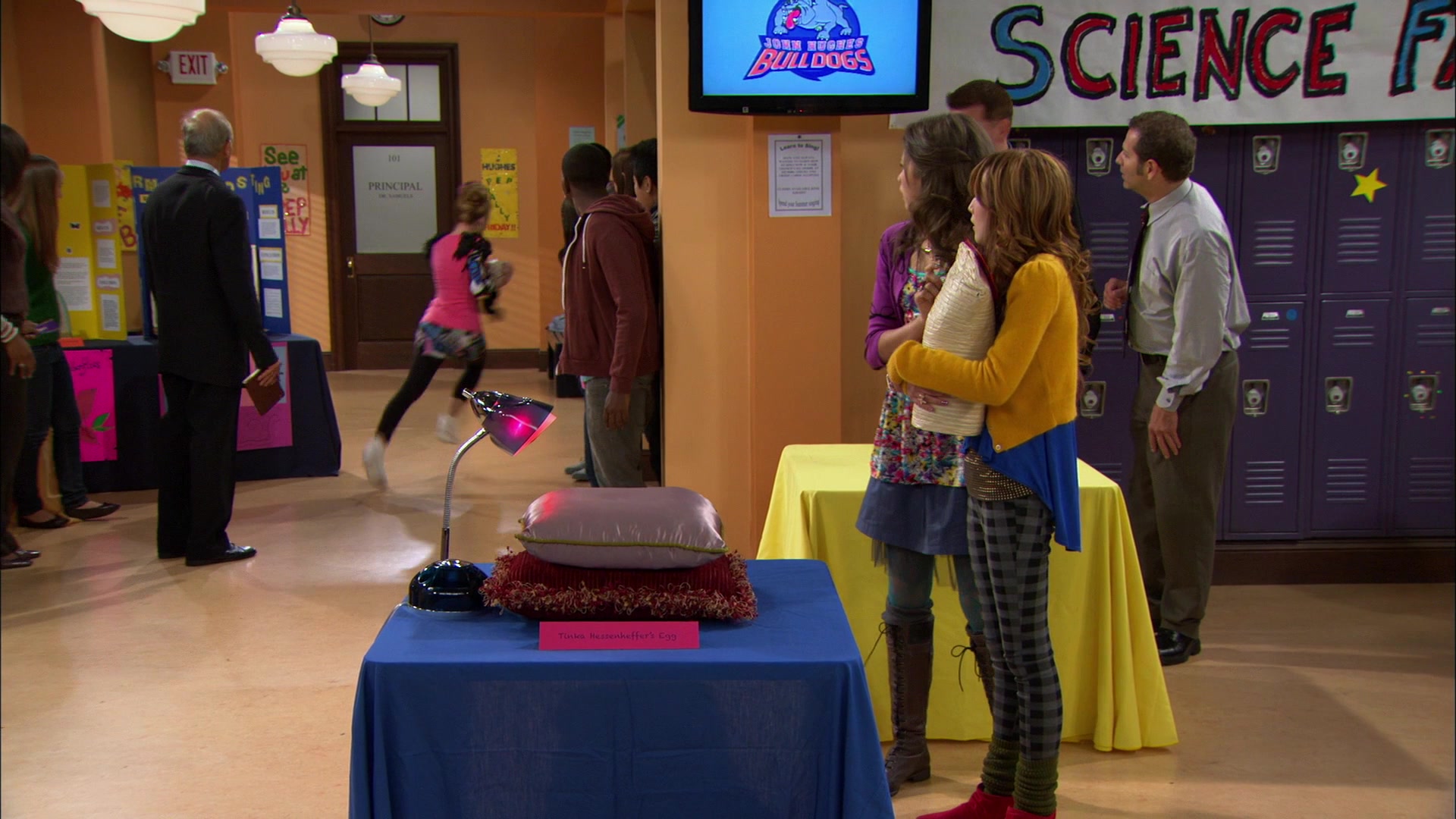 Shake_It_Up_S01E12_1080p_BTD_002391.jpg Shake_It_Up_S01E12_1080p_BTD_002391.jpg