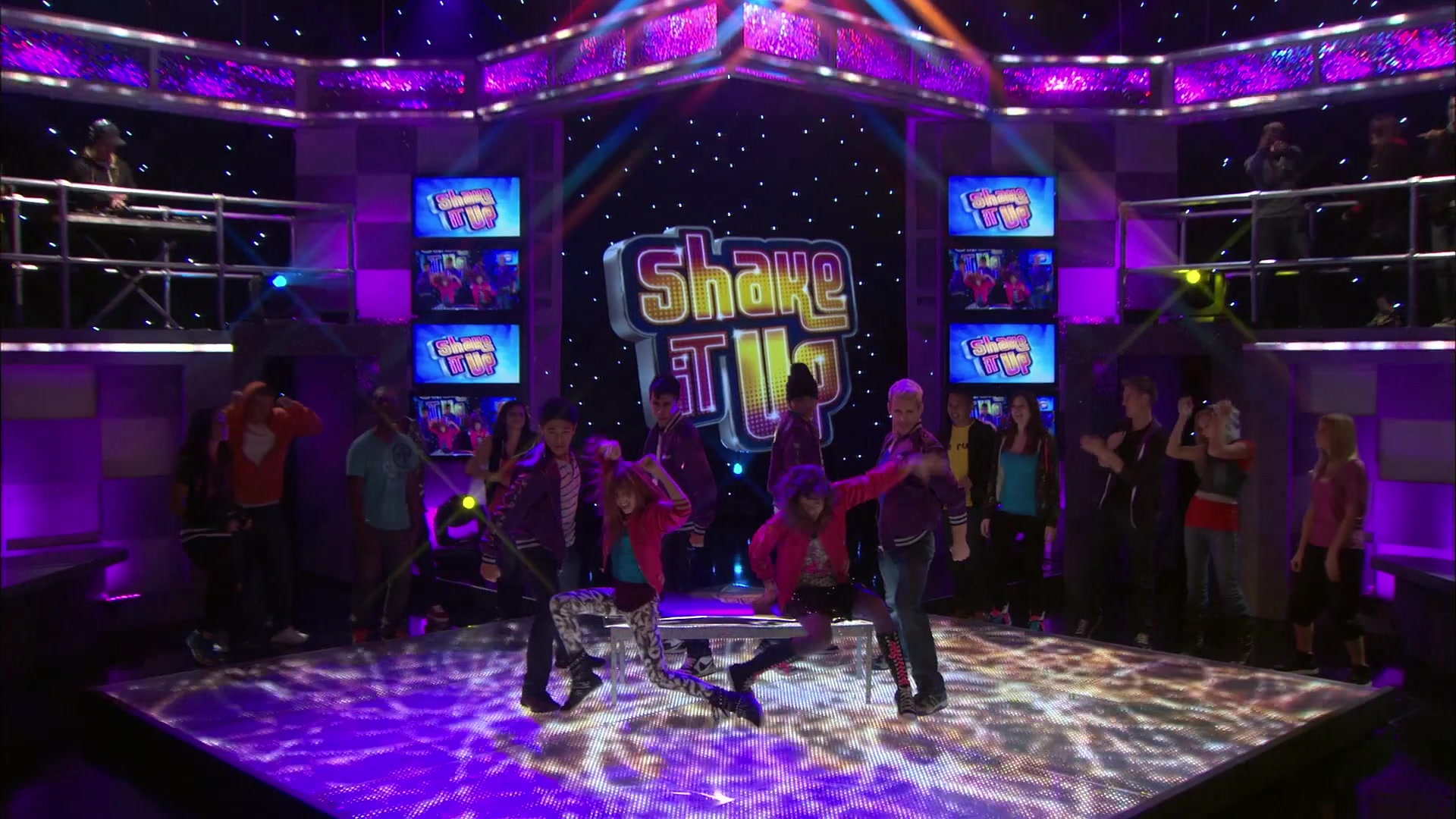 Shake_It_Up_S01E13_1080p_BTD_000118.jpg