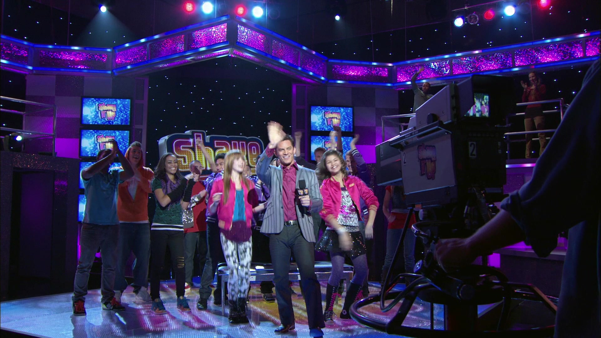 Shake_It_Up_S01E13_1080p_BTD_000153.jpg