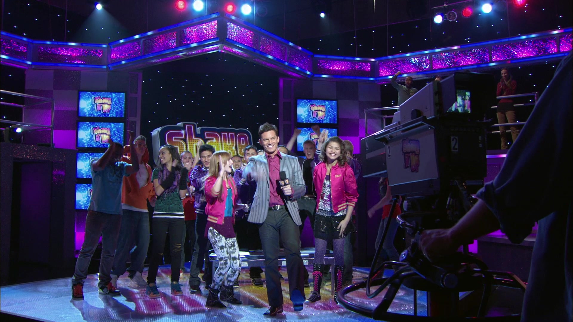 Shake_It_Up_S01E13_1080p_BTD_000154.jpg